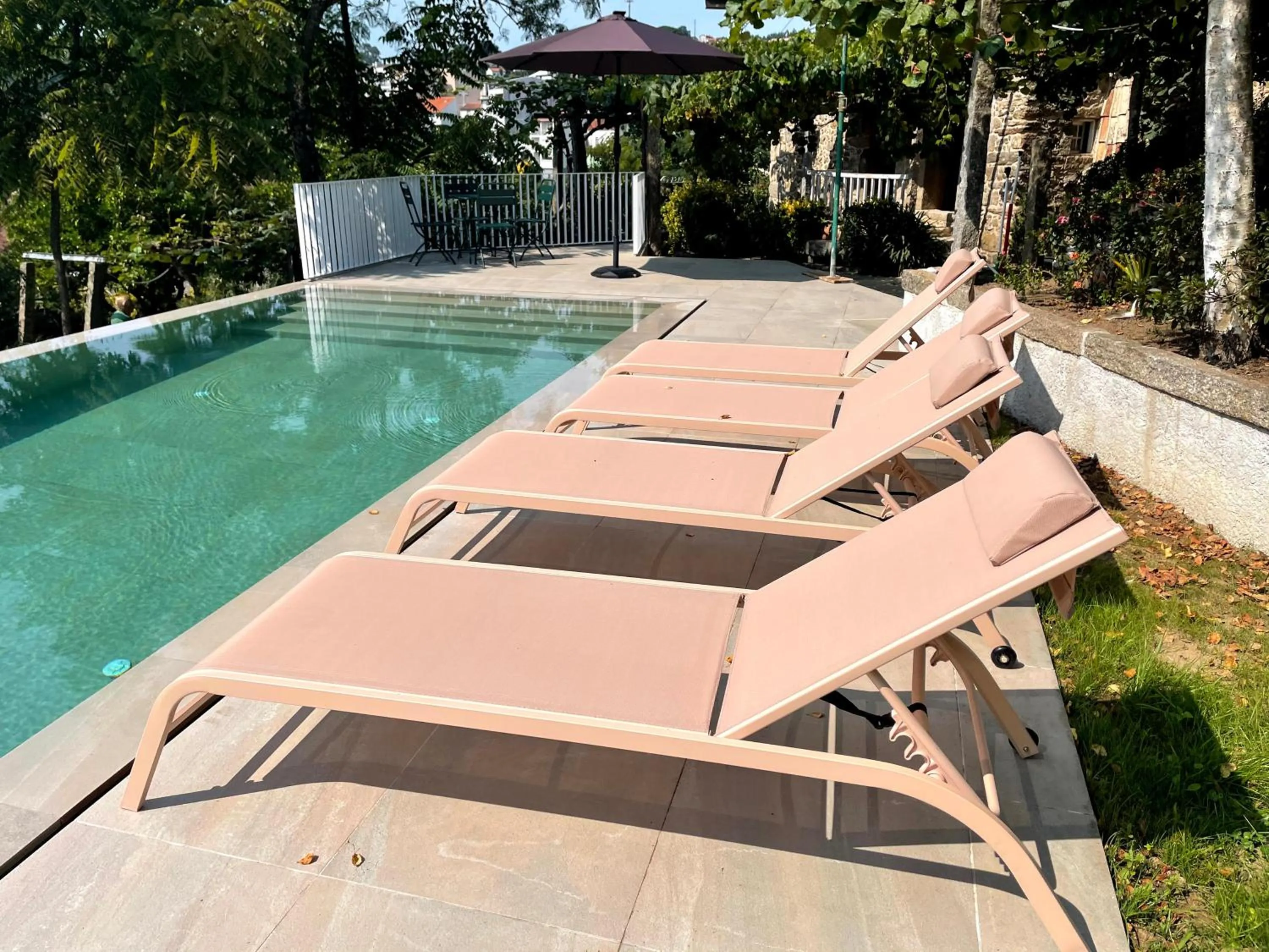 Swimming pool in Santiago Family House