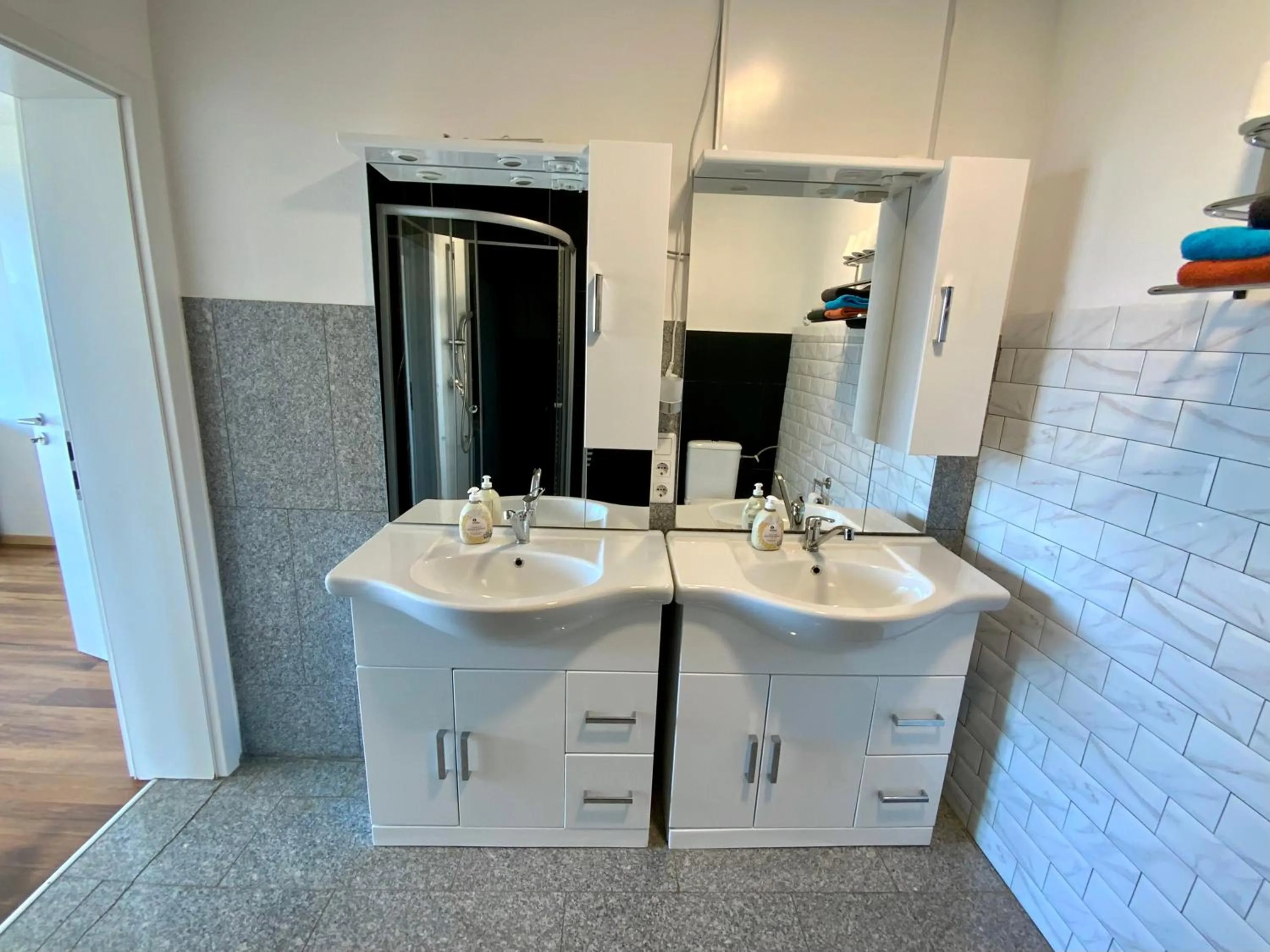 Bathroom in Geinberg Suites & Via Nova Lodges