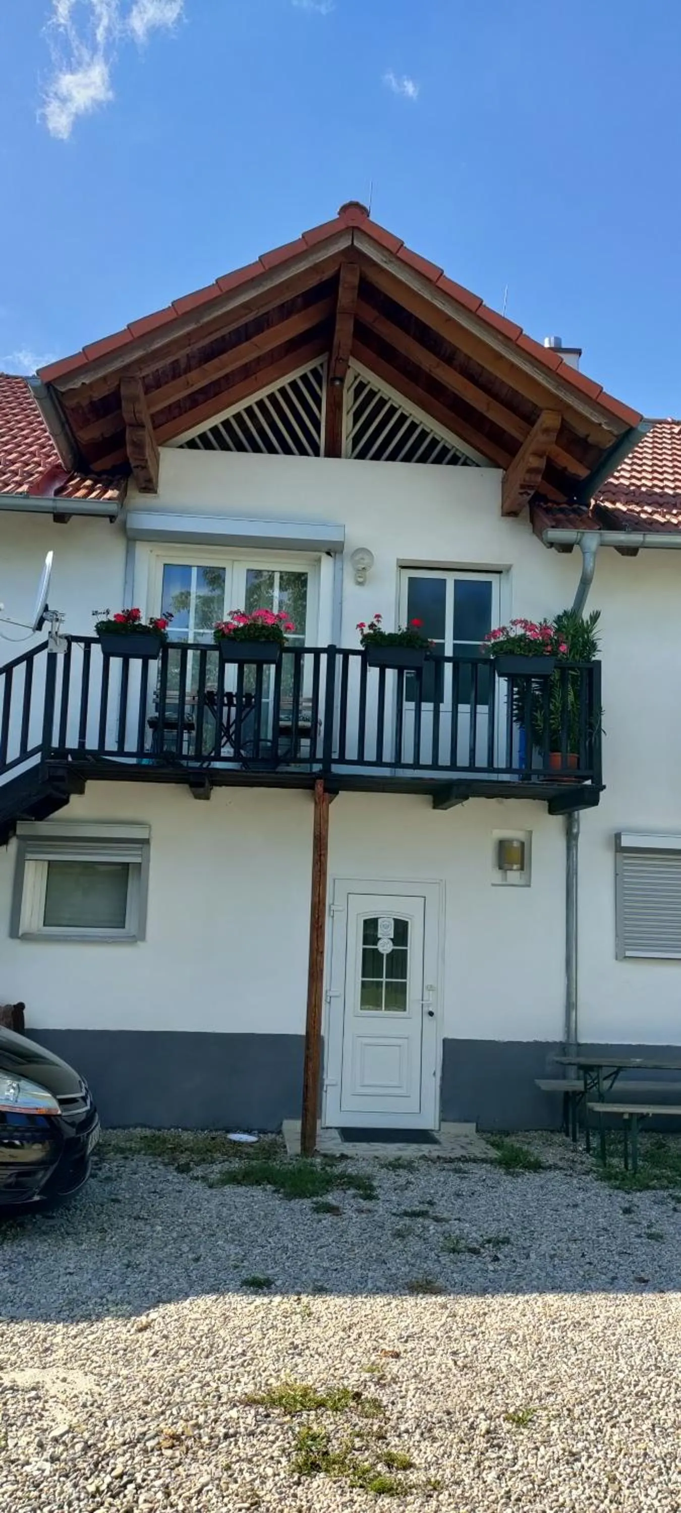 Property building in Geinberg Suites & Via Nova Lodges