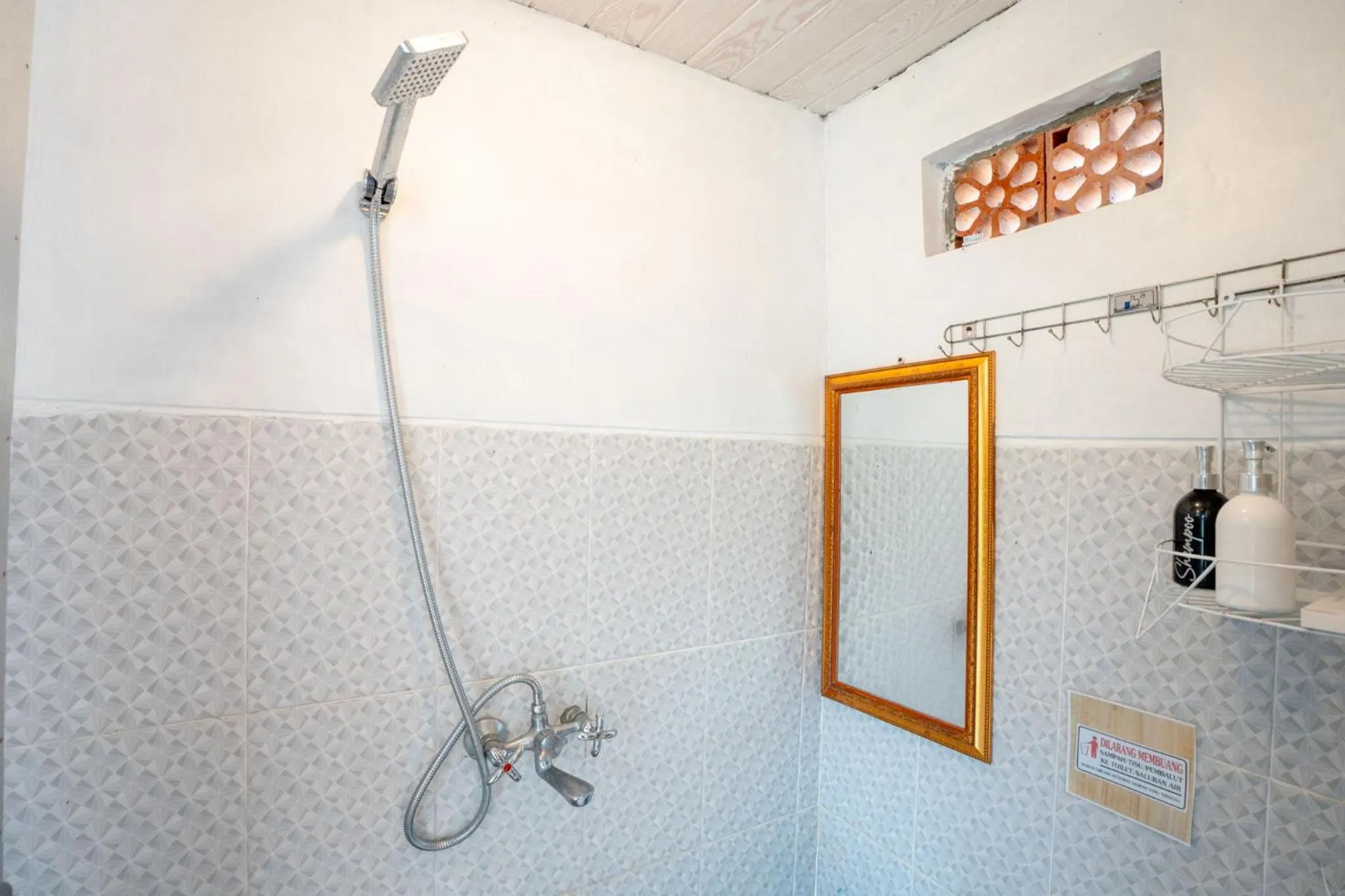 Shower in Break Villa Kintamani