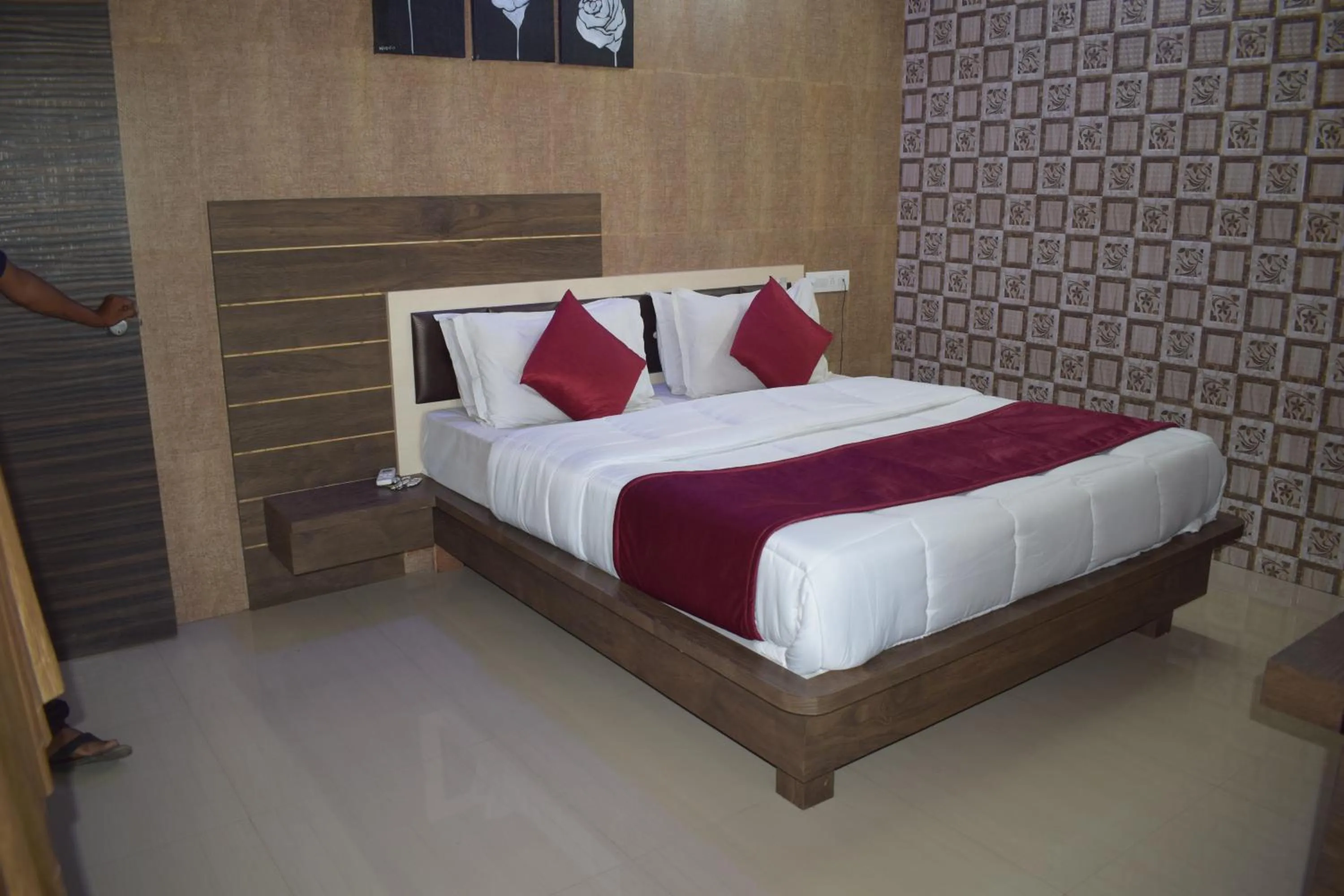 The Sky Comfort - Hotel The Heaven, Dwarka