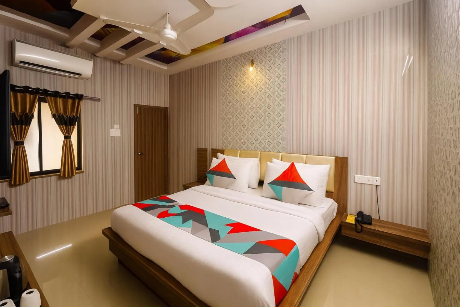 Bed in The Sky Comfort - Hotel The Heaven, Dwarka