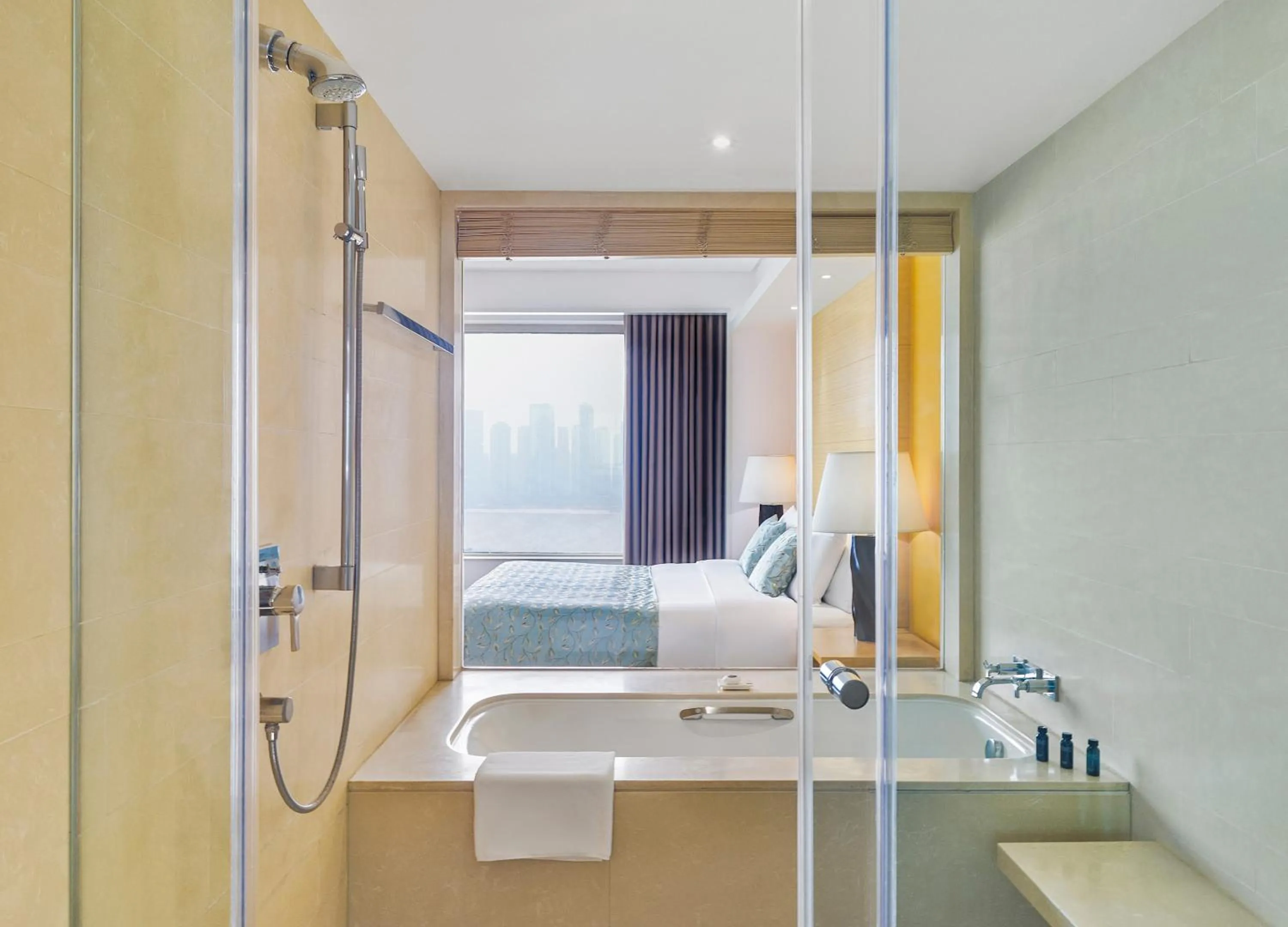 Bathroom, Bed in Marco Polo Wuhan