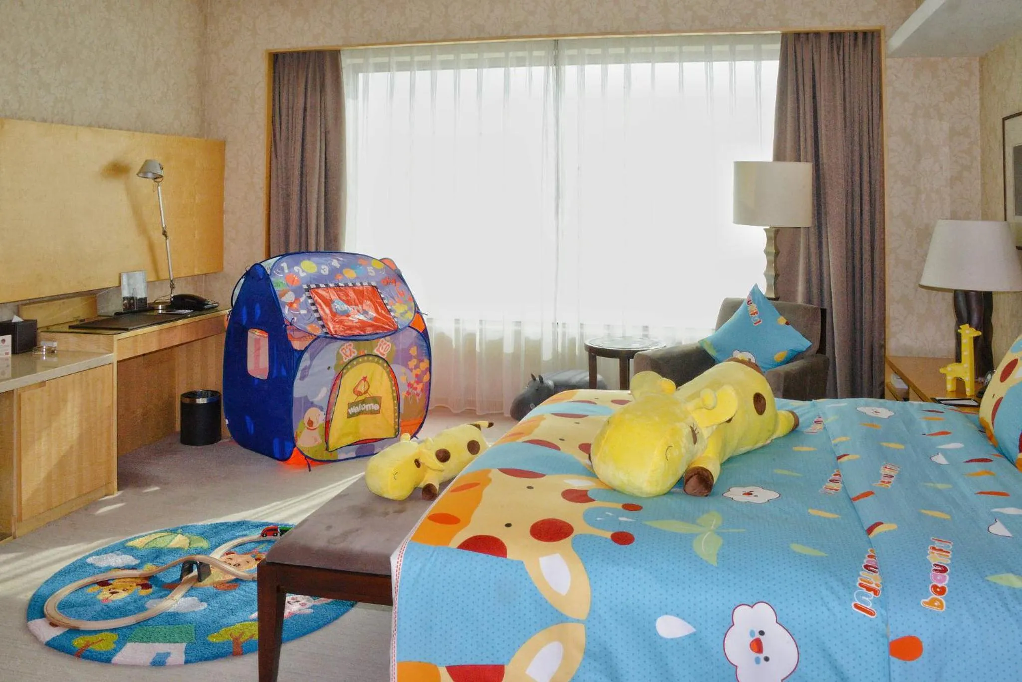 Photo of the whole room, Bed in Marco Polo Wuhan