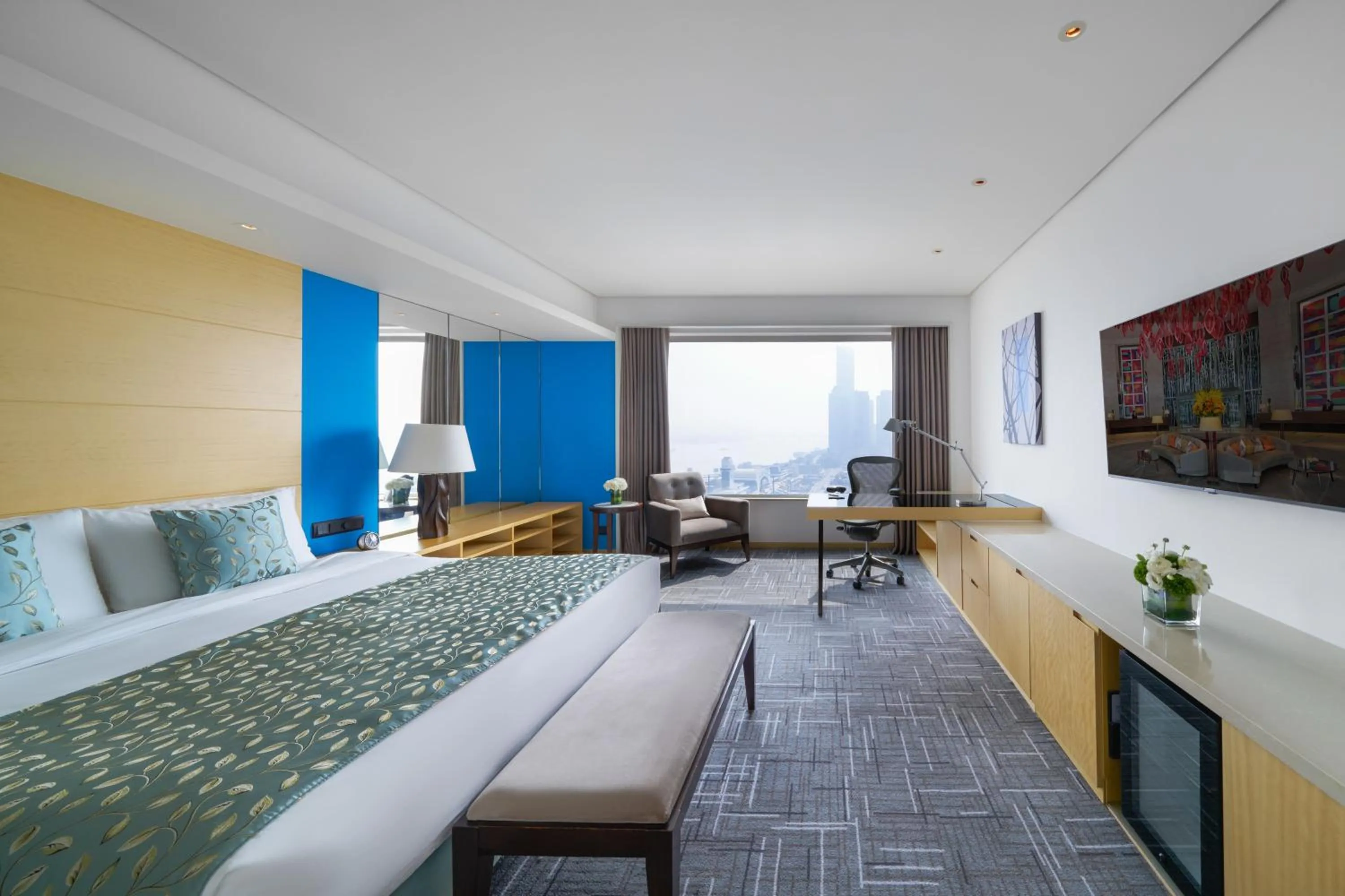 Bed in Marco Polo Wuhan