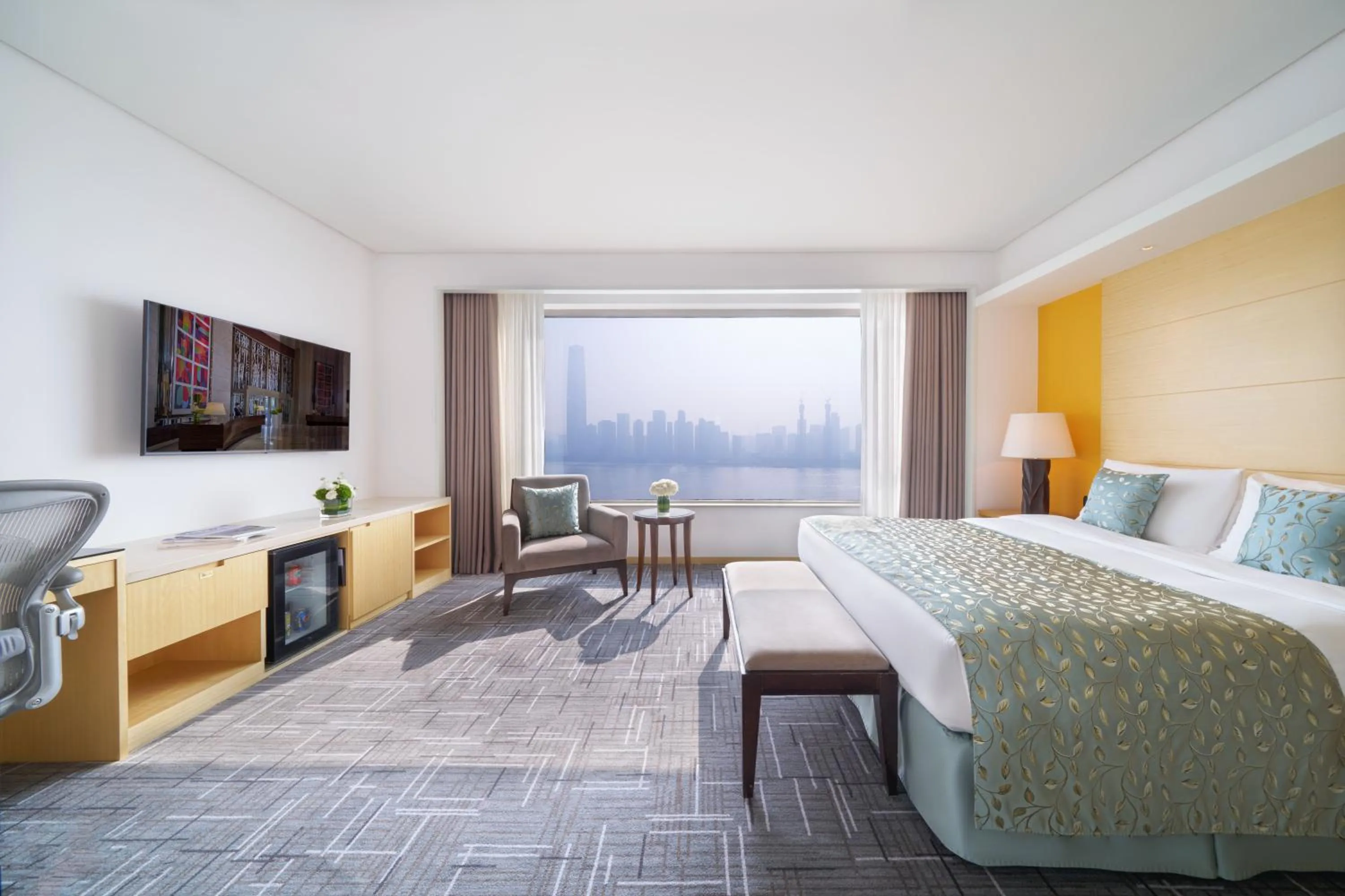 Bed in Marco Polo Wuhan