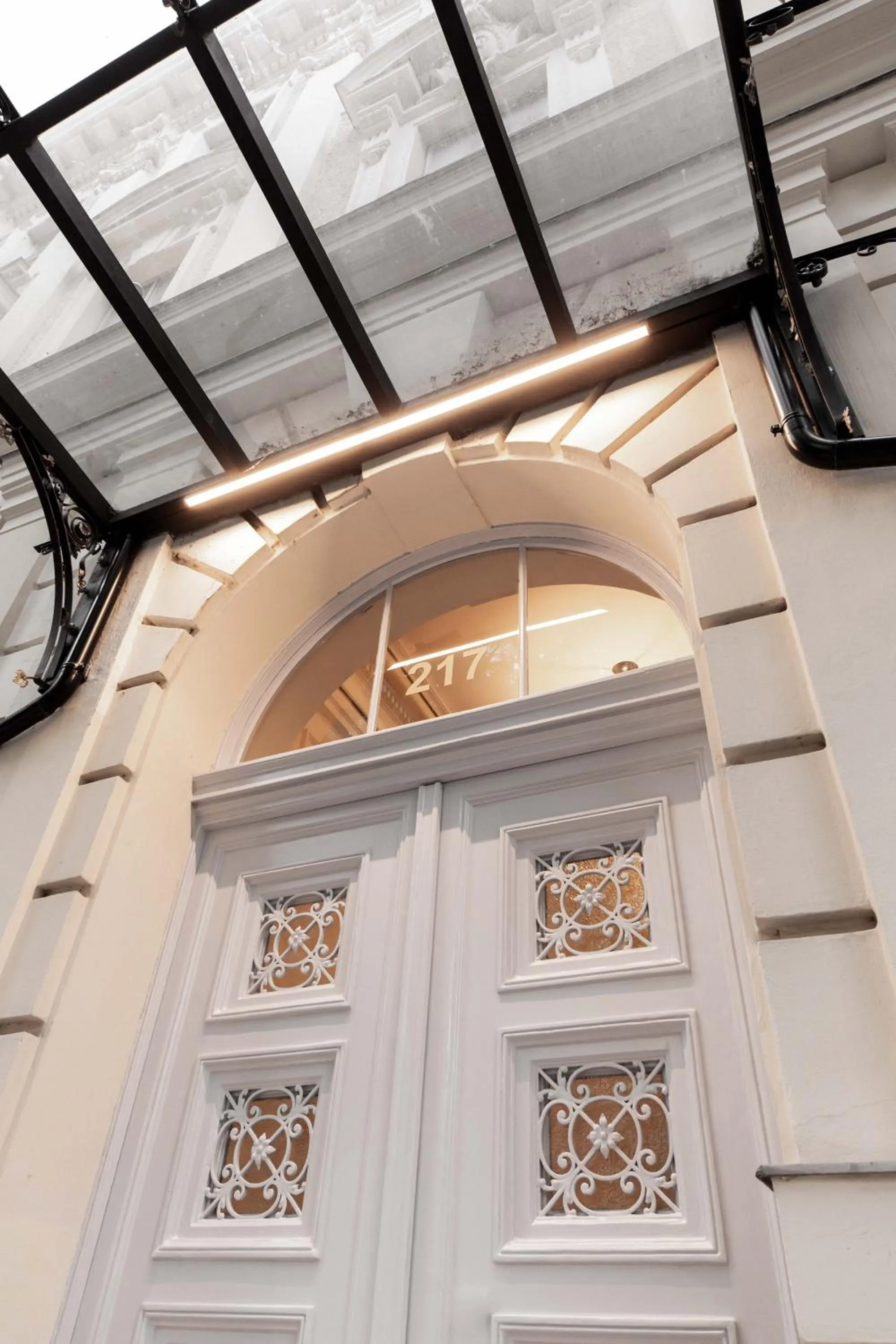 Facade/entrance in Zola Hotel - Palais de Bohème Adults Only