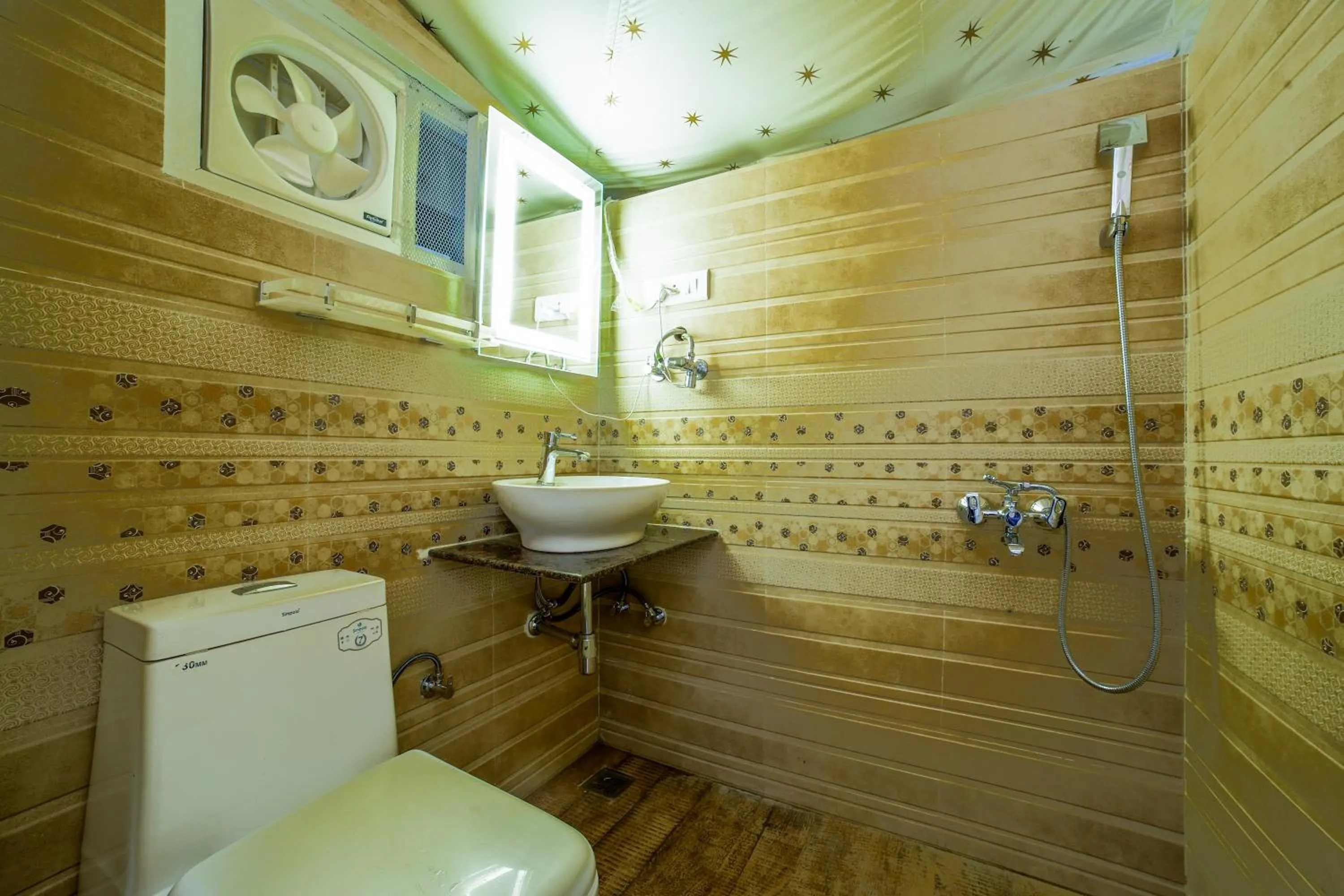 Bathroom in Dawn N Dusk Glamping tents with quintessential valley view