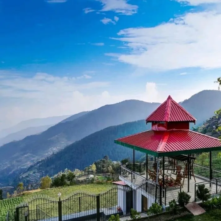 Mountain view in Dawn N Dusk Glamping tents with quintessential valley view