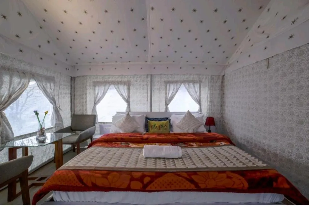 Bedroom in Dawn N Dusk Glamping tents with quintessential valley view
