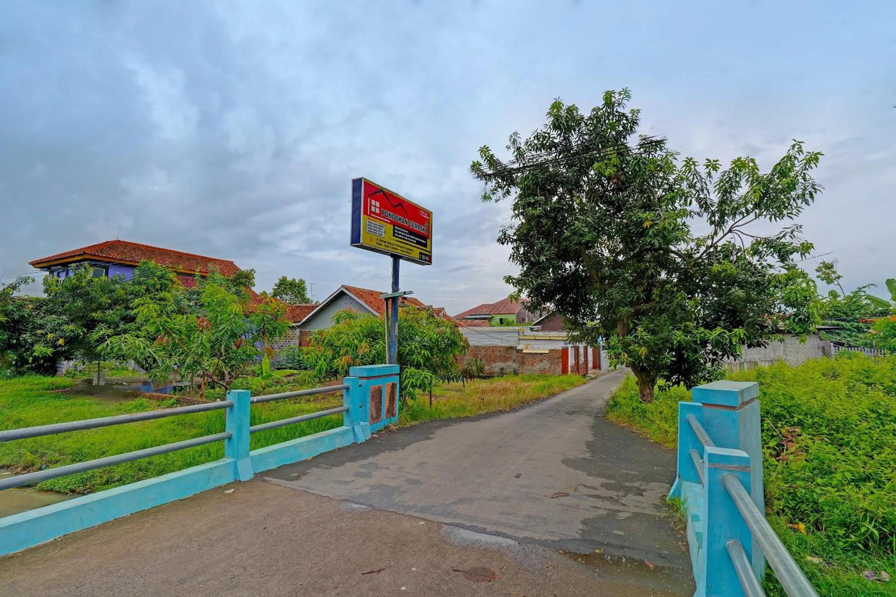 Facade/entrance in OYO 91955 Pondokan Cempaka