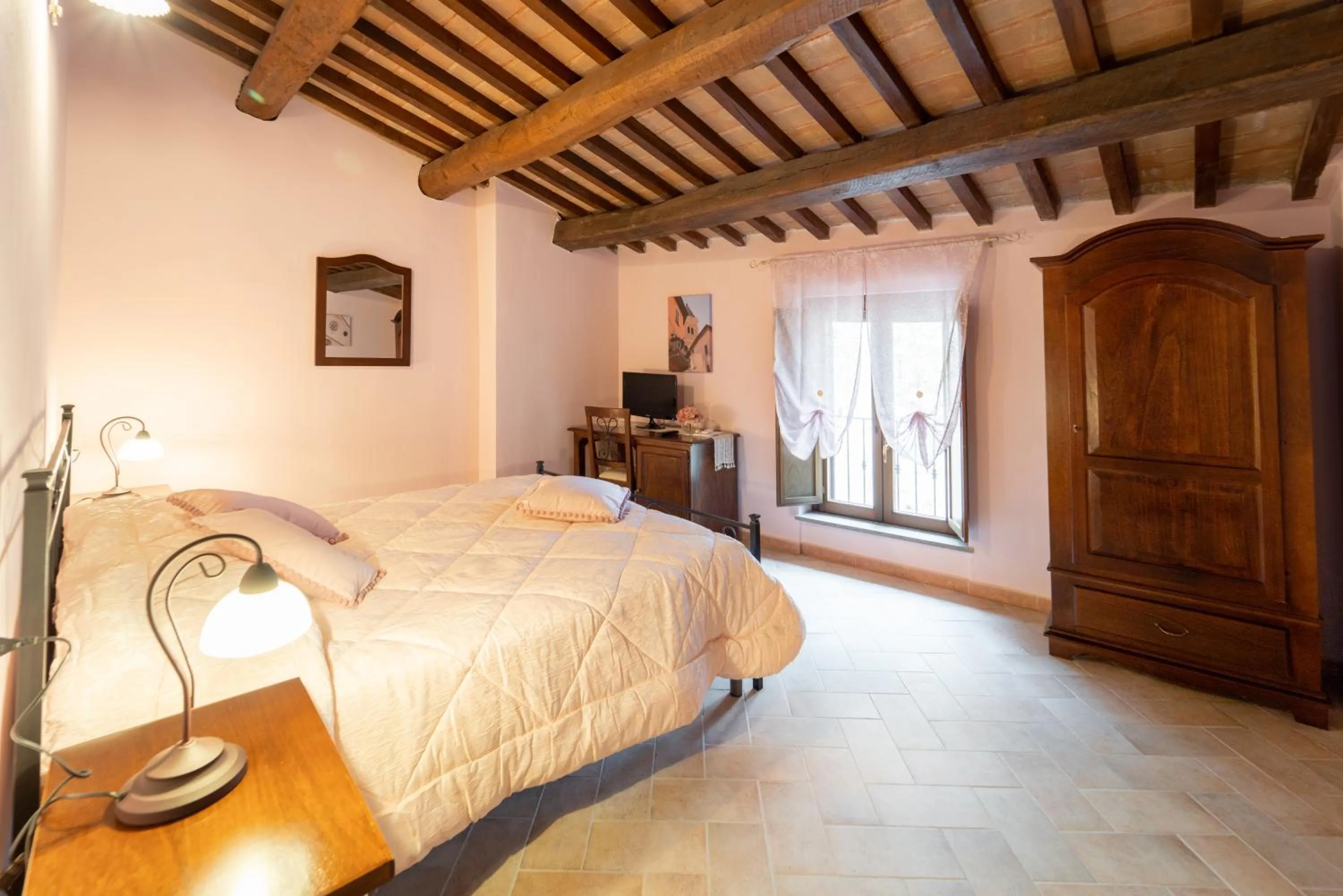 Photo of the whole room, Bed in Albergo La Loggia di San Martino