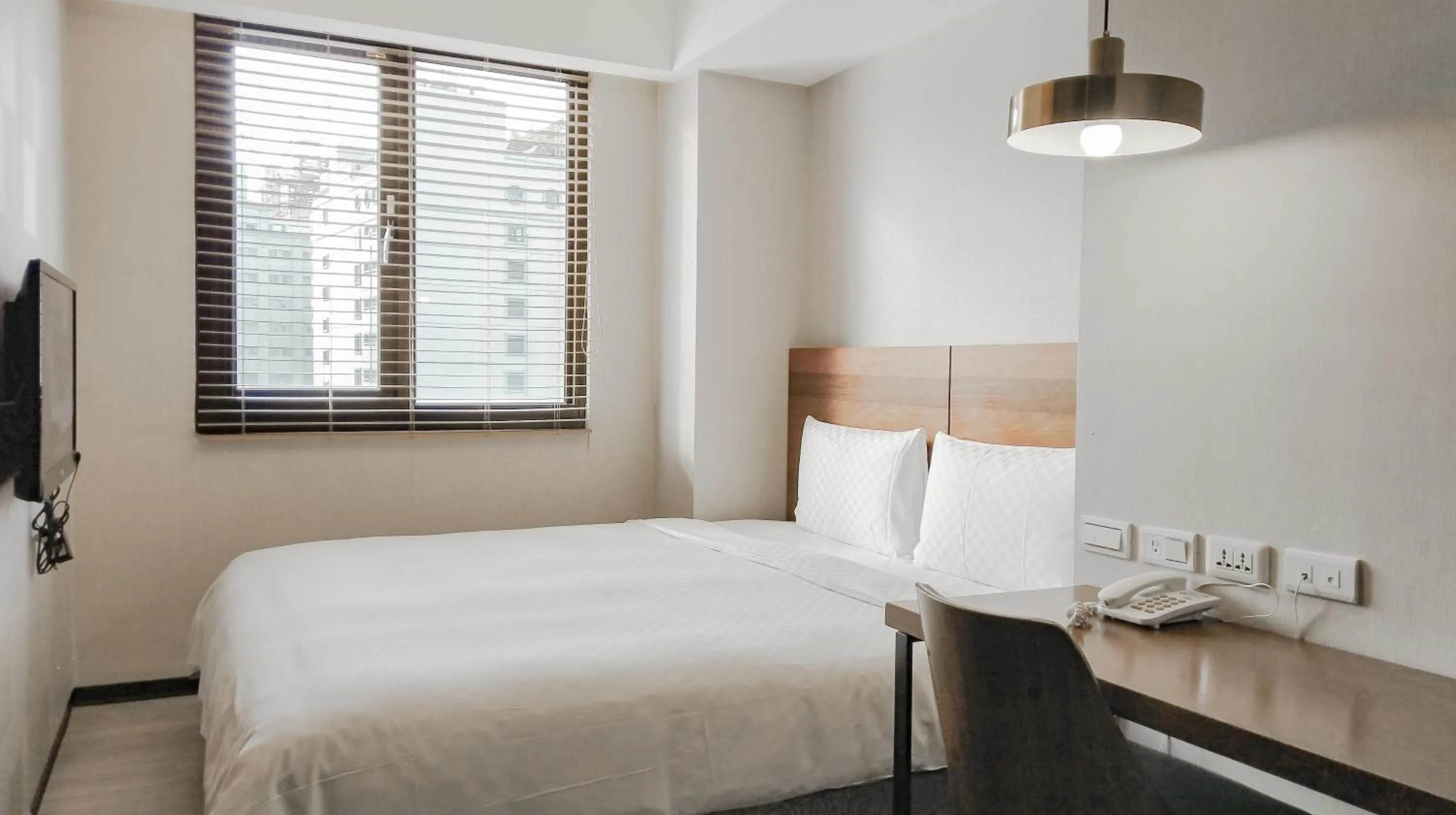 Bed in CHECK inn Express Taipei Station