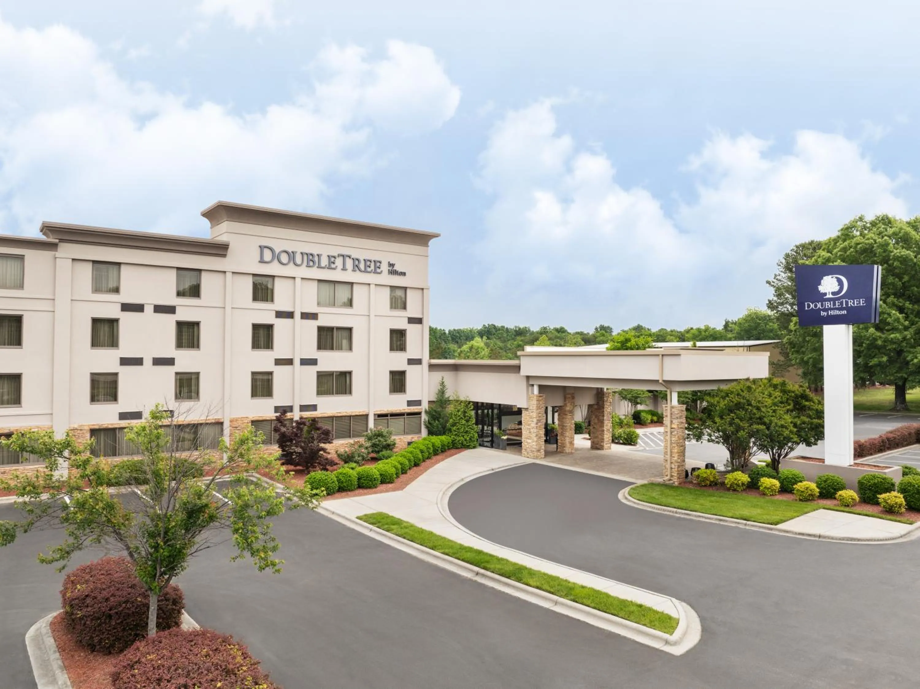 Property building in Doubletree By Hilton Greensboro Airport