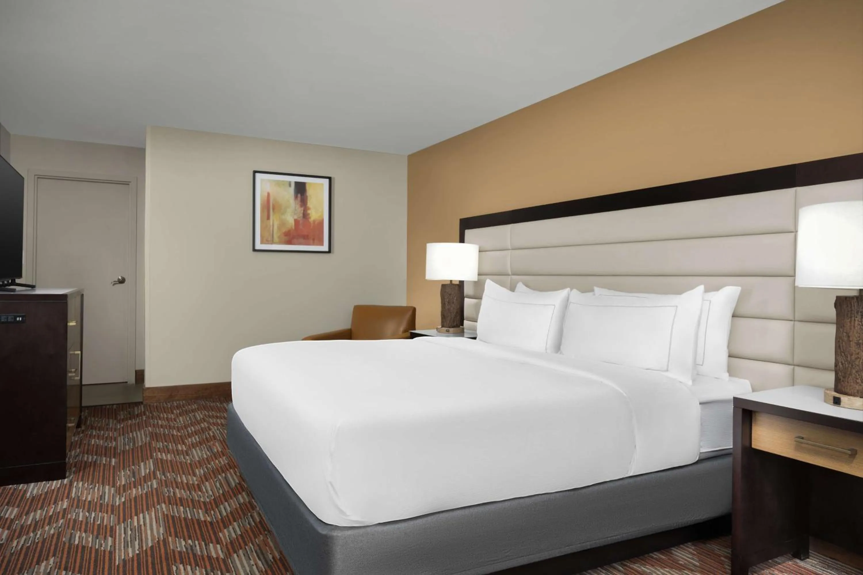 Bed in Doubletree By Hilton Greensboro Airport
