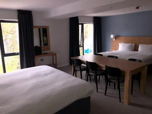 Bedroom, Bed in Loch Lomond Hotel