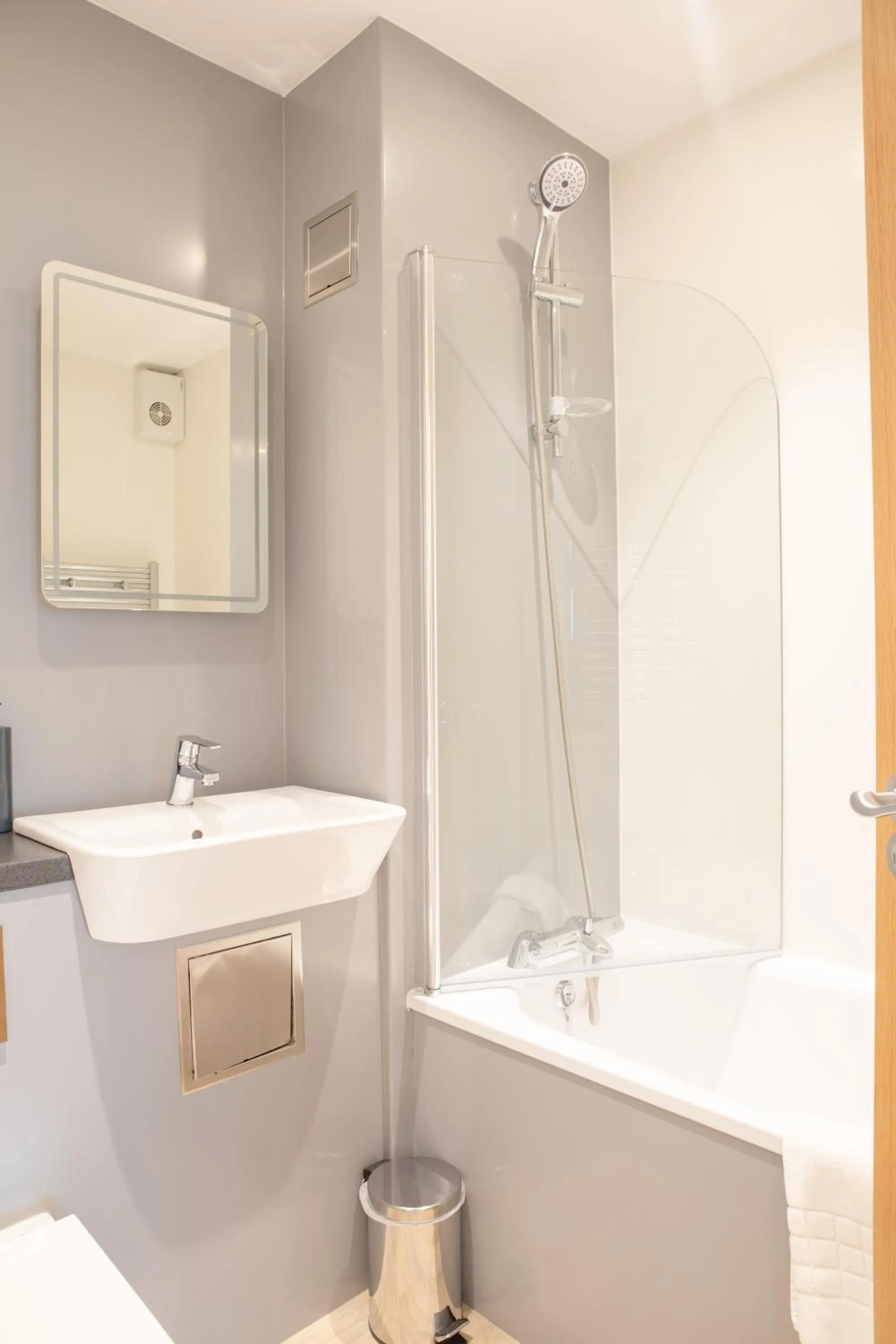 Shower in Loch Lomond Hotel