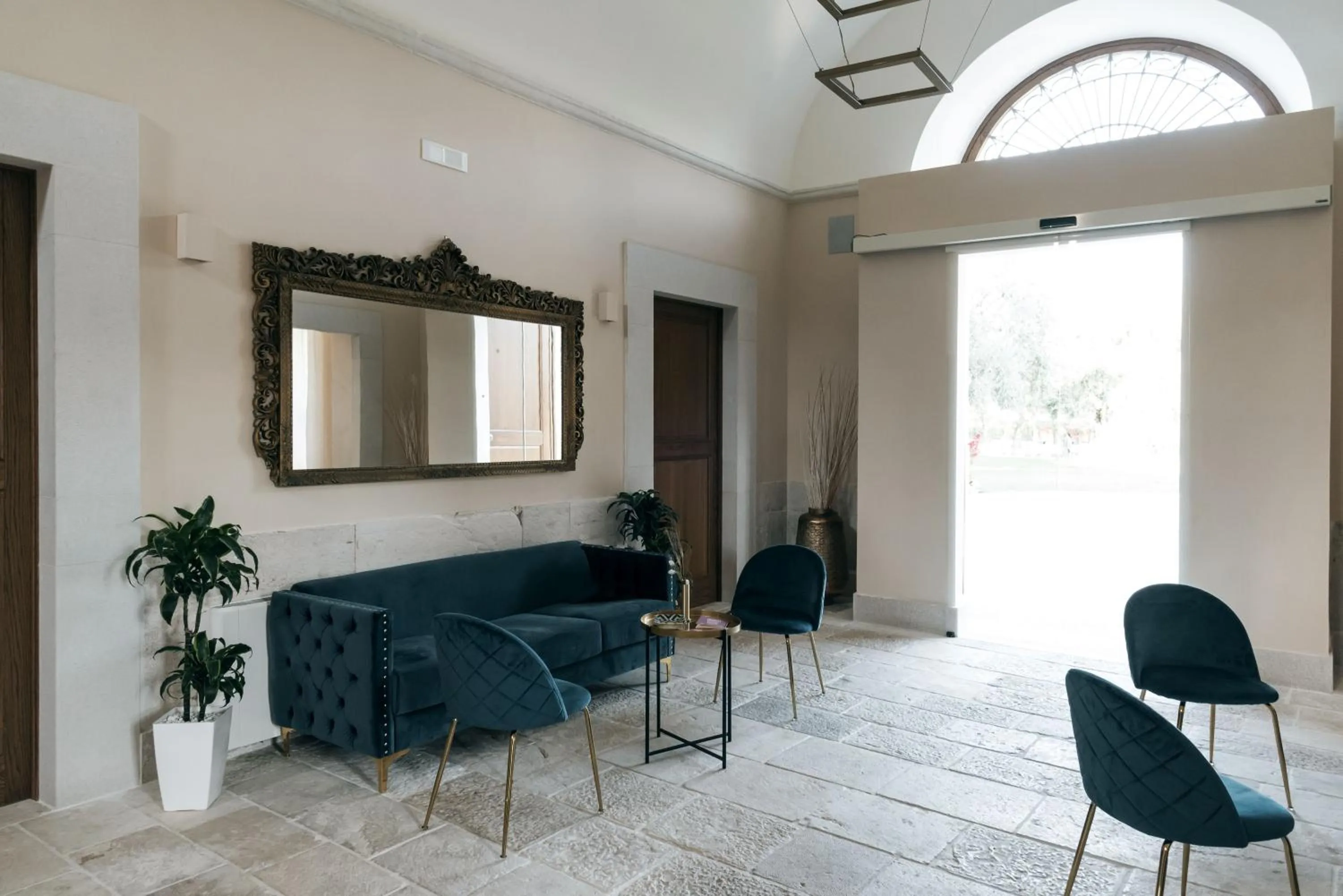 Lobby or reception in Villa Pesce 1820 Residenza d'Epoca & SPA