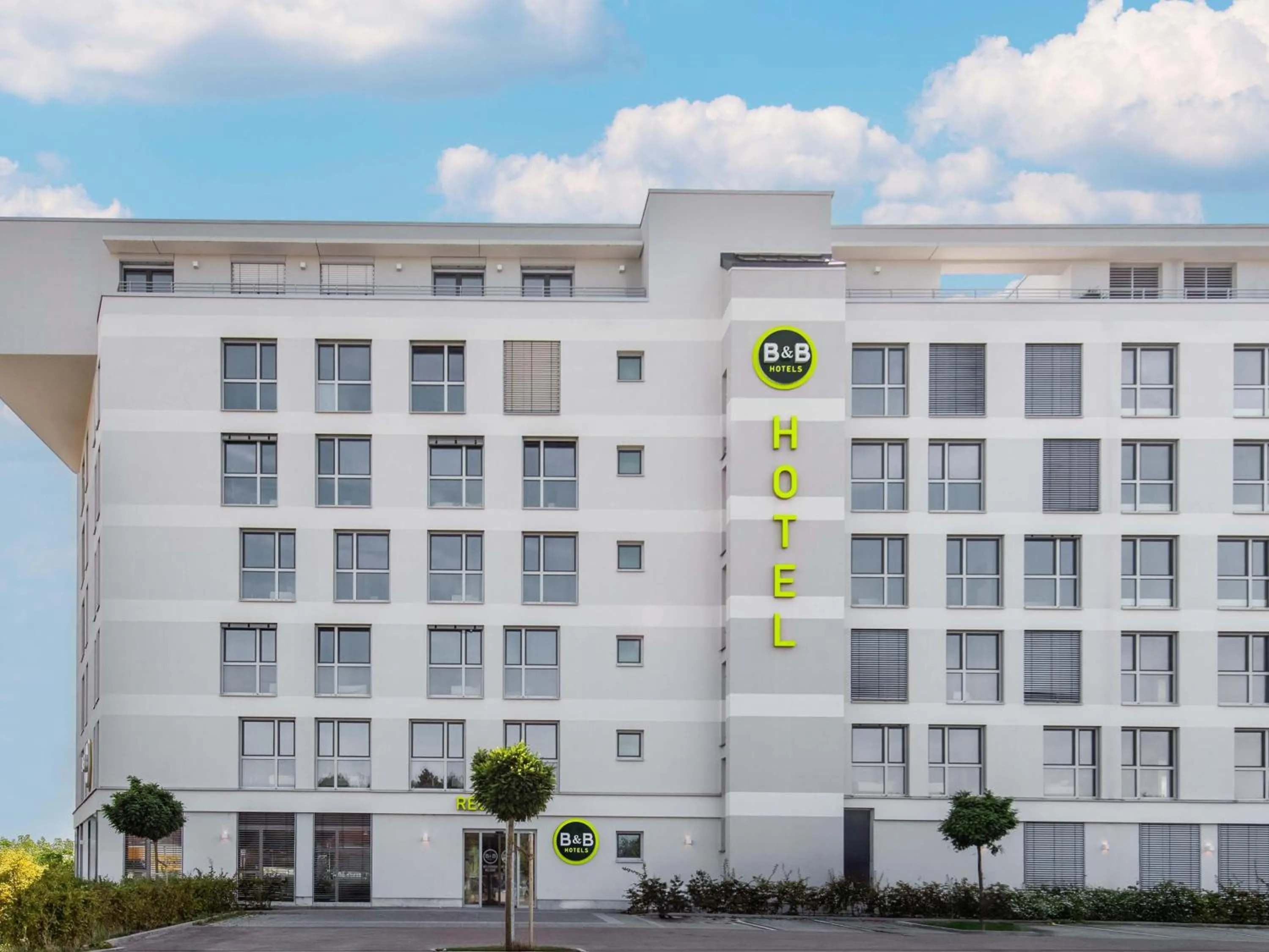 Property building in B&B Hotel Augsburg-Nord