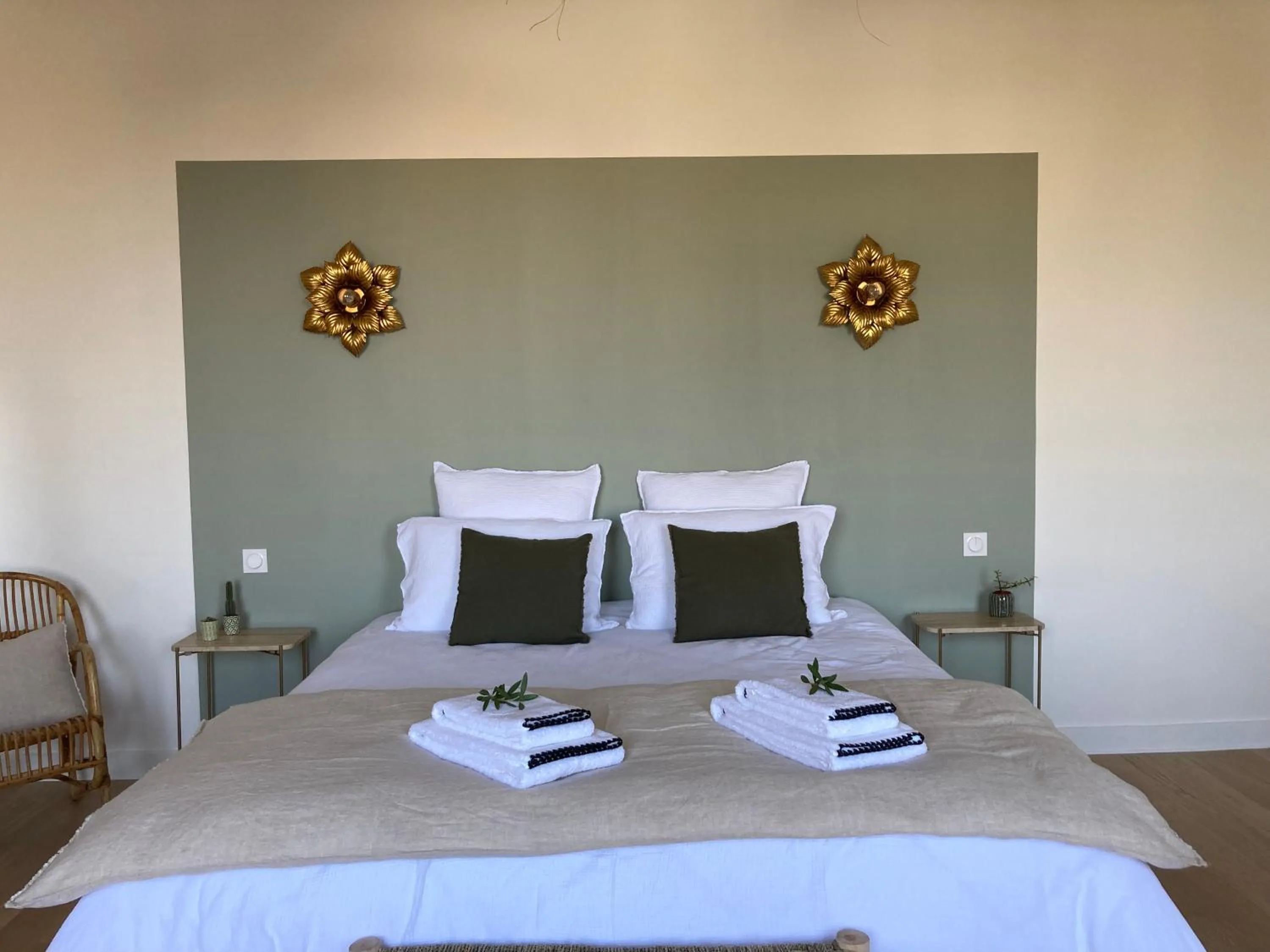 Photo of the whole room, Bed in Chambres d'hôtes - La Maison 19