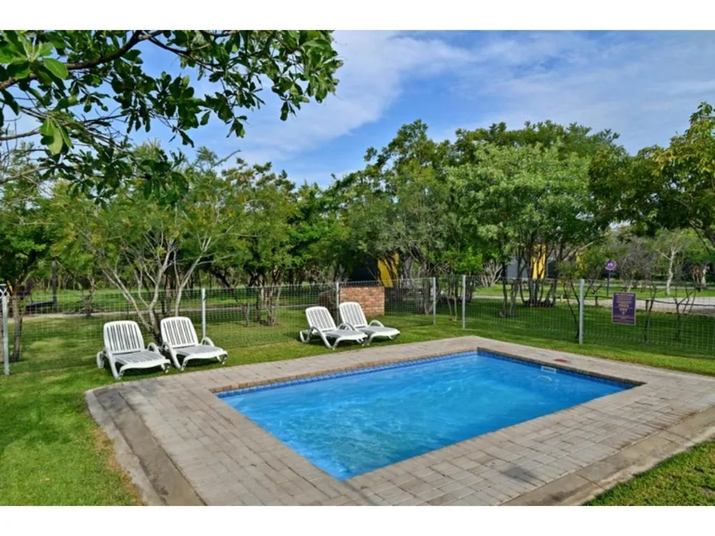 Swimming pool in SleepOver Orpen Gate