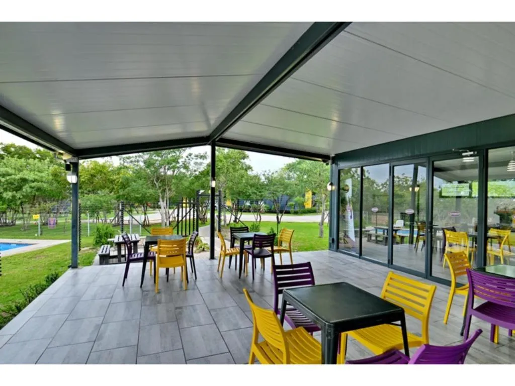 Restaurant/places to eat in SleepOver Orpen Gate