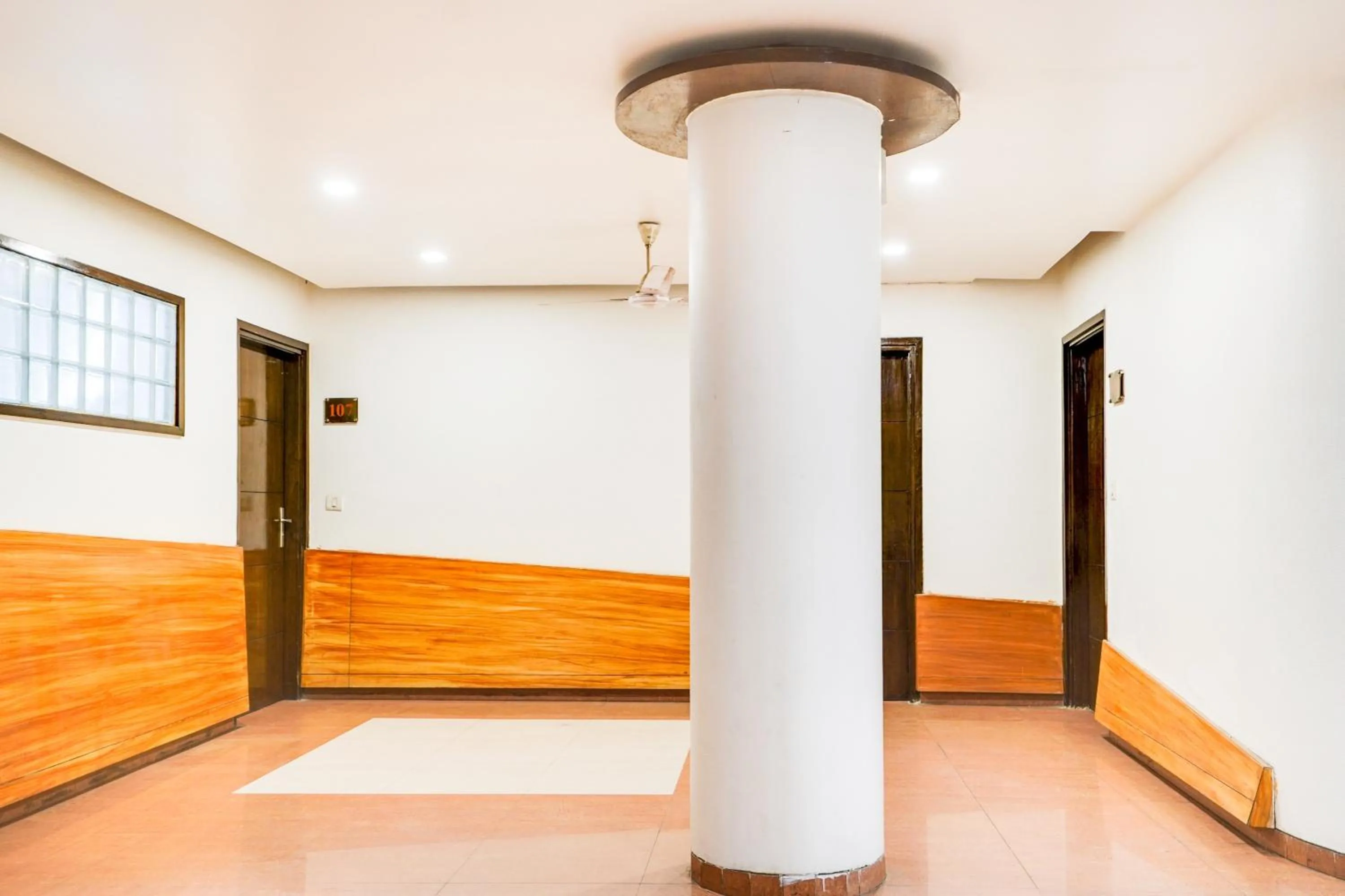 Lobby or reception in Super Hotel O Grand Peepal