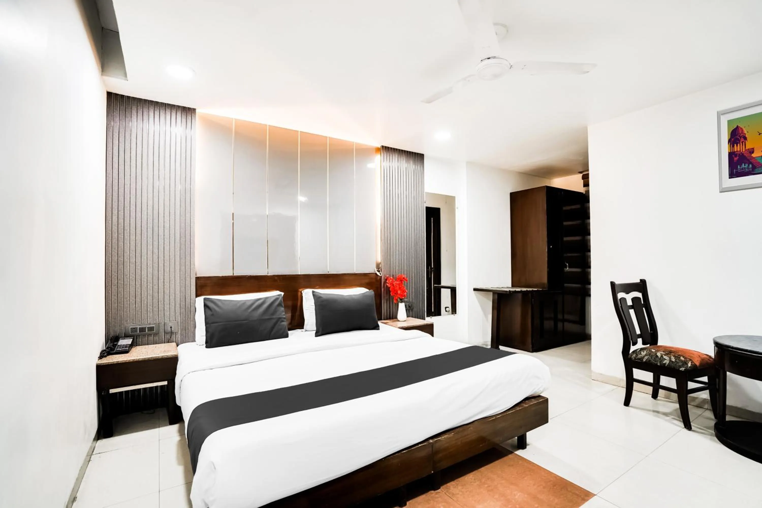 Bedroom, Bed in Super Hotel O Grand Peepal