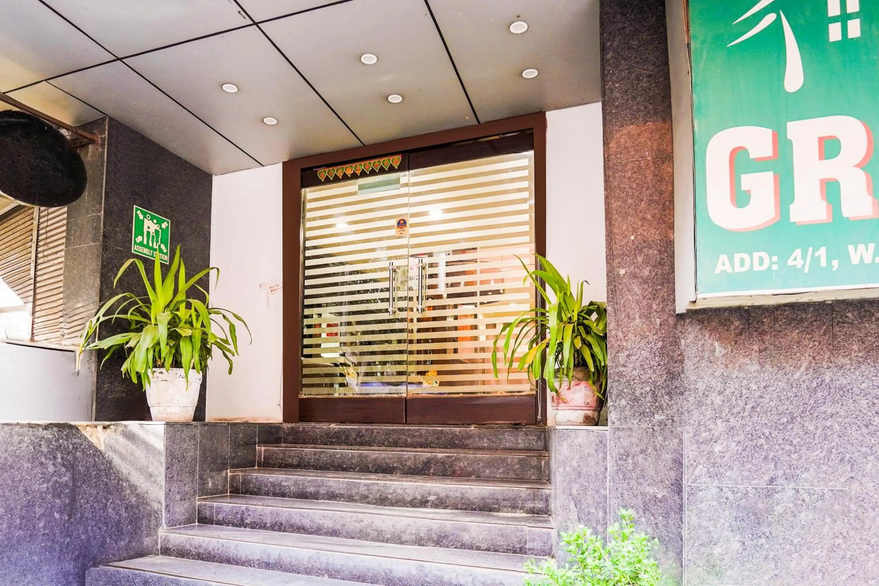 Facade/entrance in Super Hotel O Grand Peepal