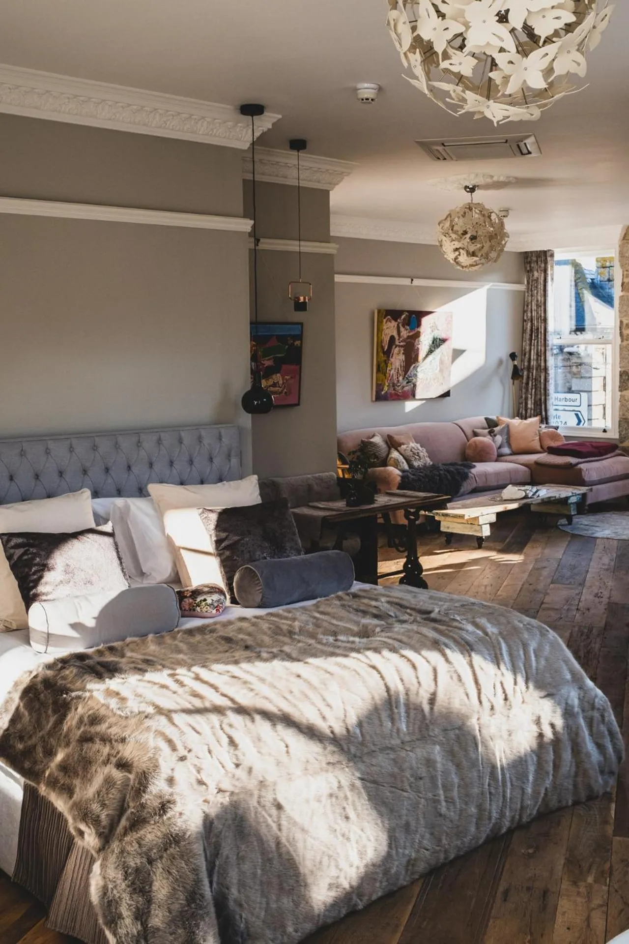 Photo of the whole room, Bed in Host St Ives