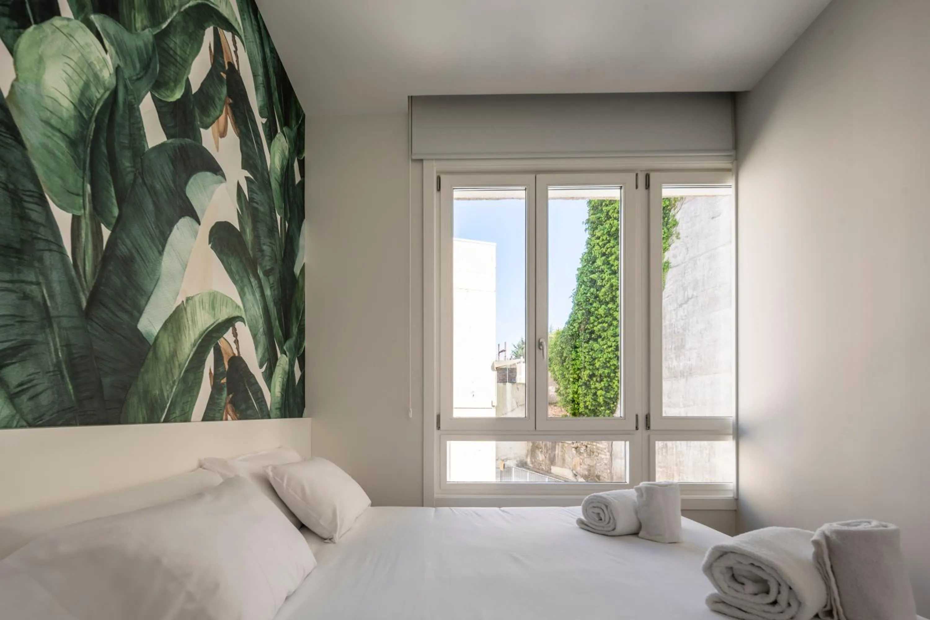 Bed in Bow Homes by Como en Casa