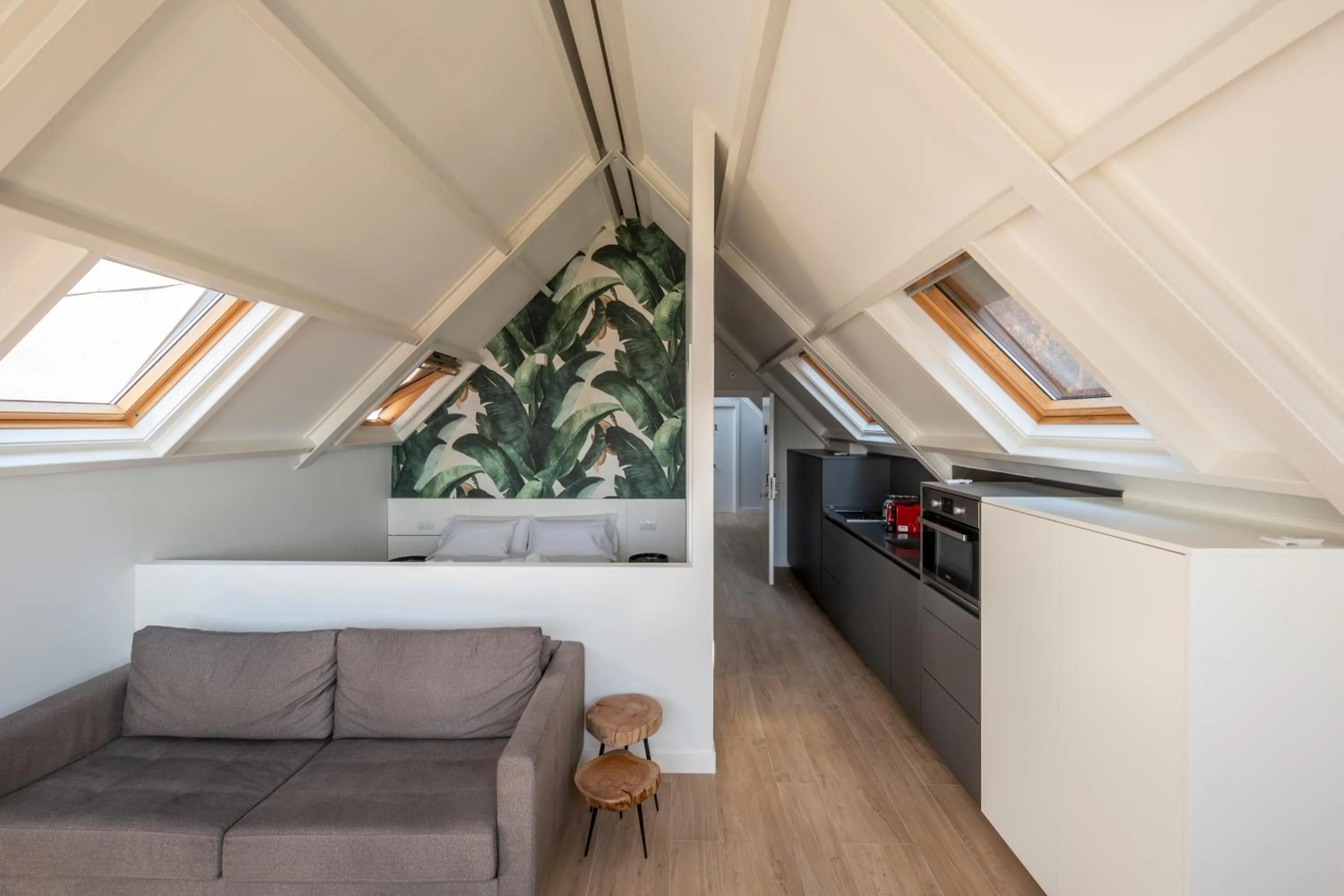 Bed in Bow Homes by Como en Casa