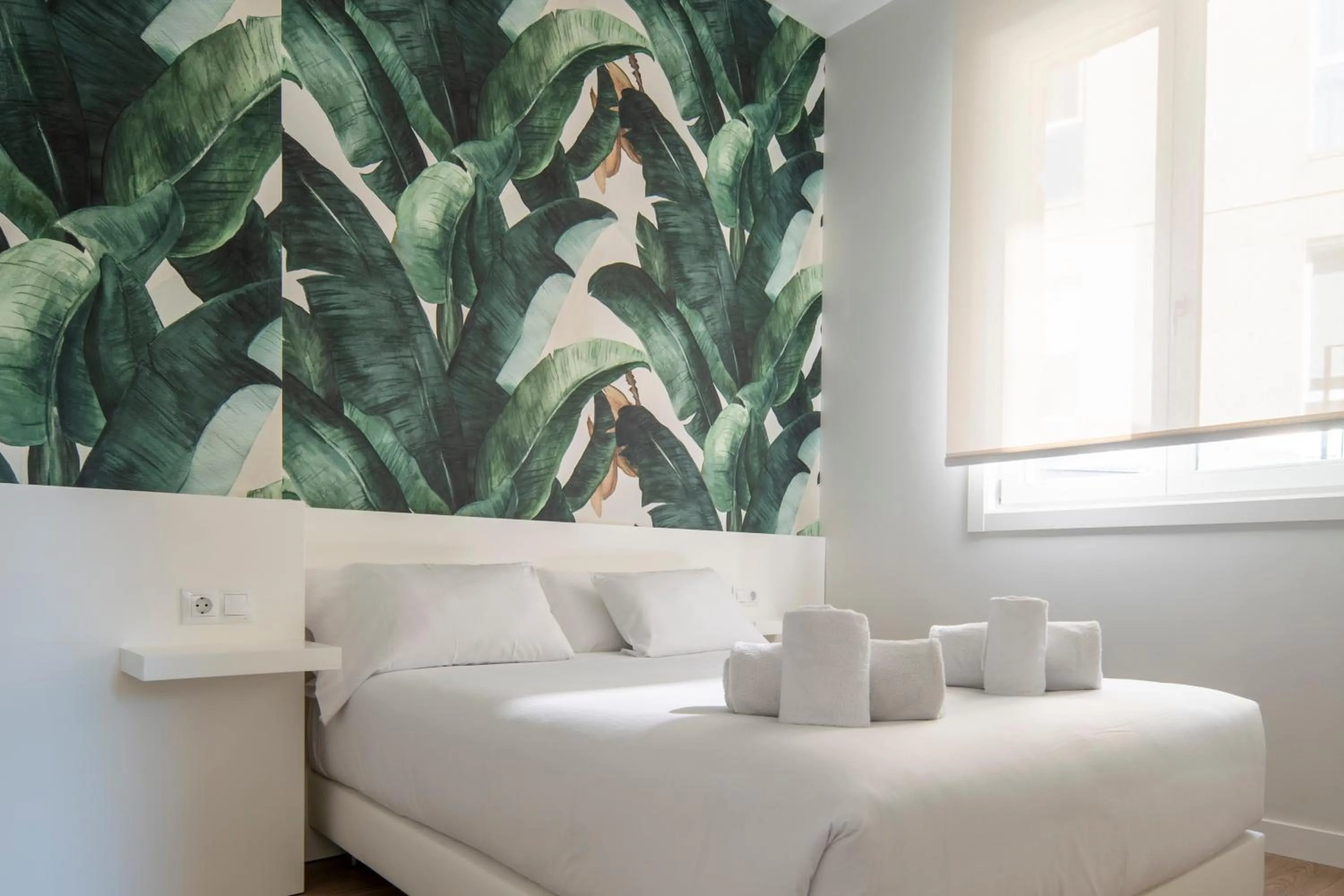 Bed in Bow Homes by Como en Casa