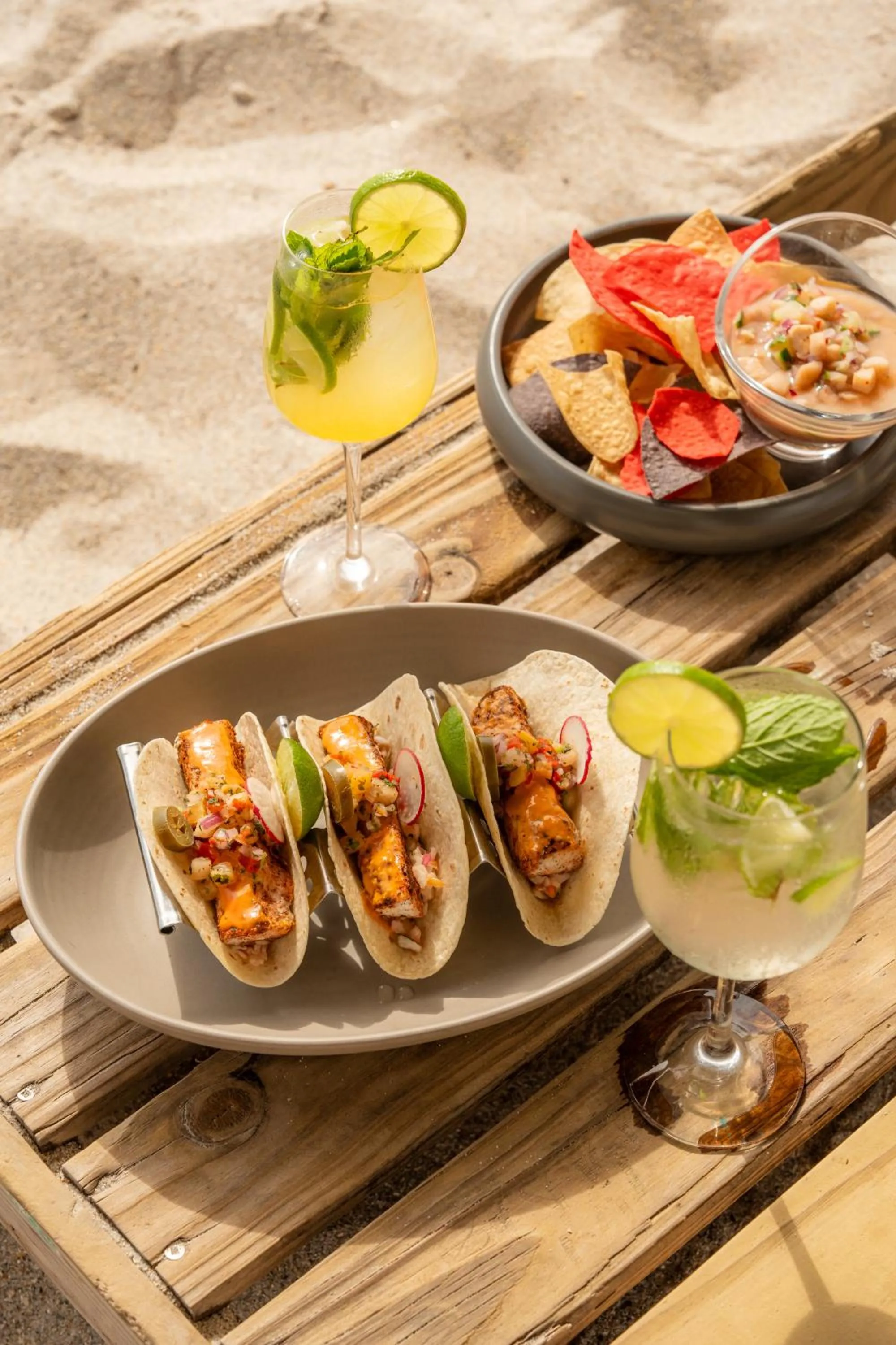 Food and drinks in Newport Beachside Hotel & Resort