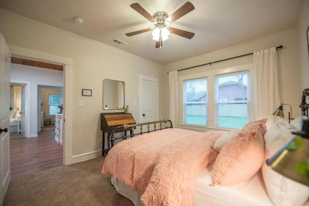 Bed in NEW-Ethel Rose Cottage-5 min to Magnolia Silos