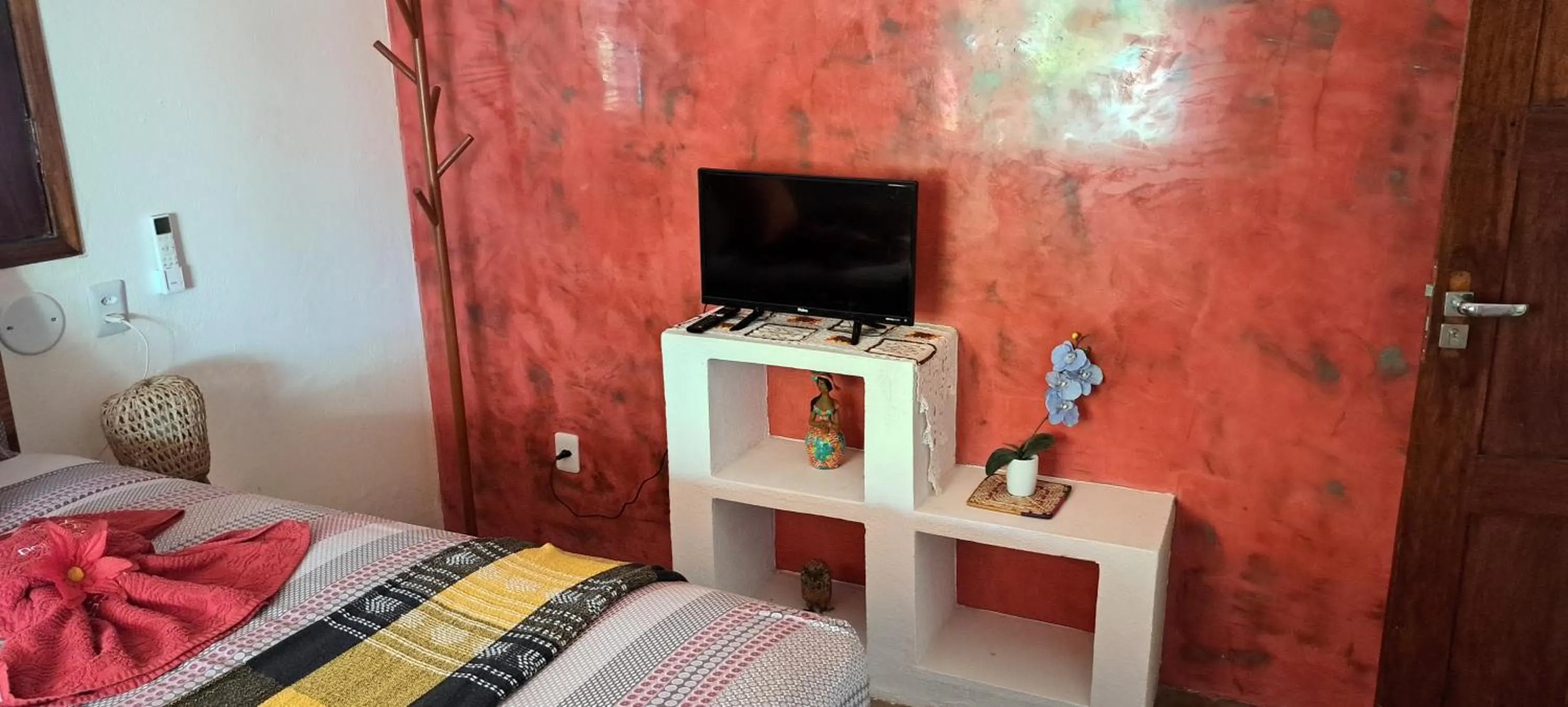 TV and multimedia, Bed in Pousada Lotus