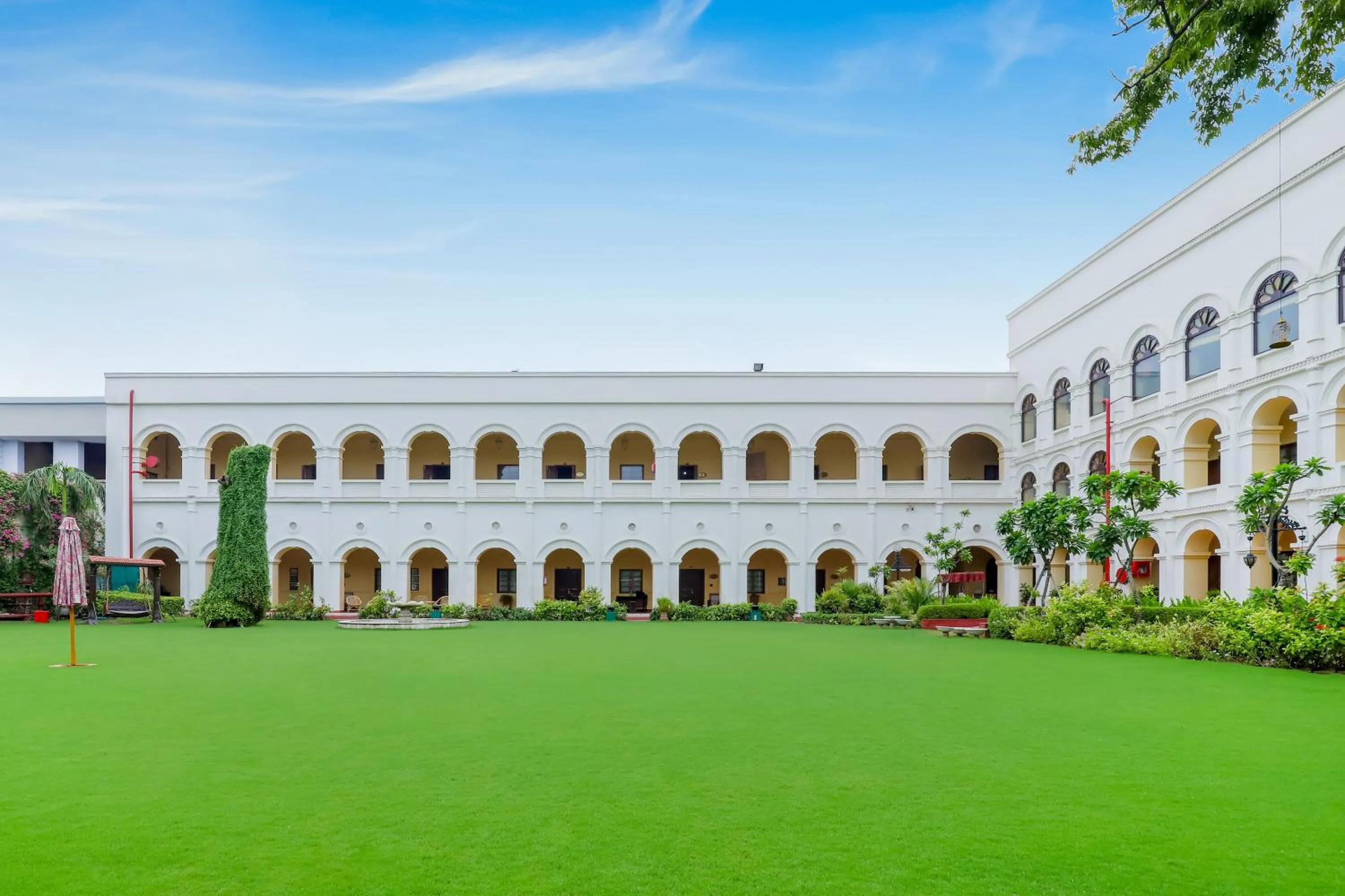 Garden in The Grand Imperial - Heritage Hotel
