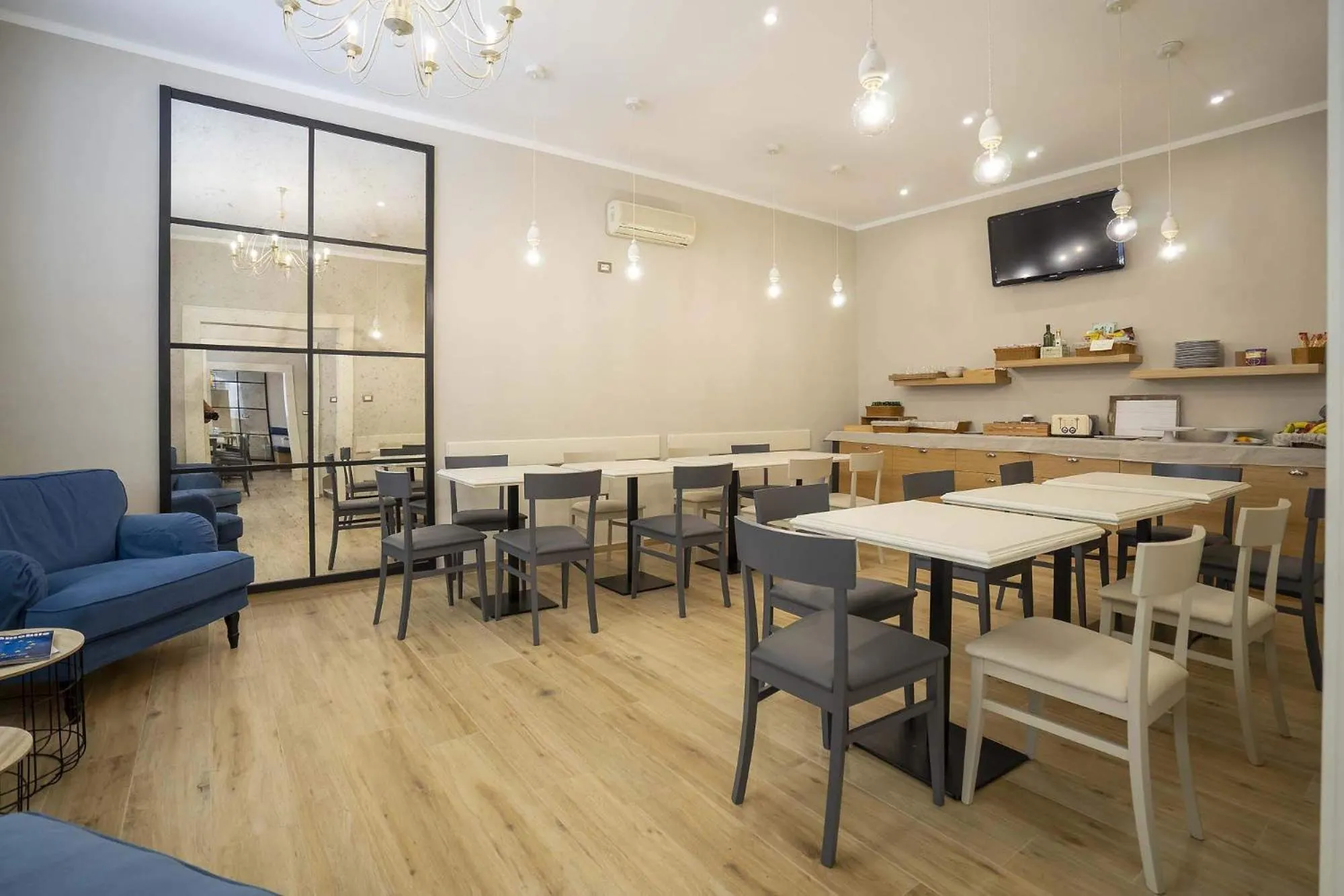 Breakfast in Albergo Africa