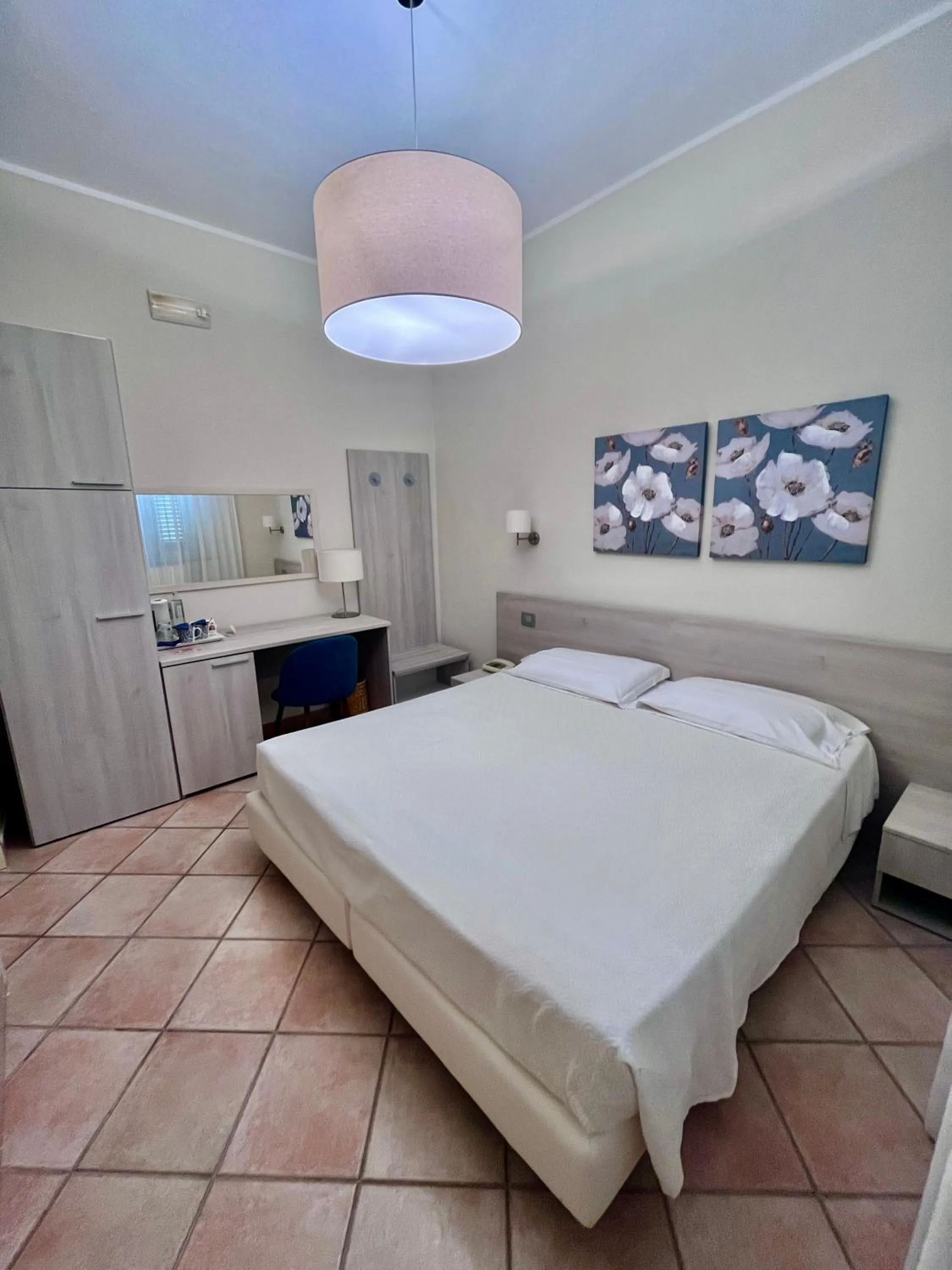 minibar, Bed in Albergo Africa