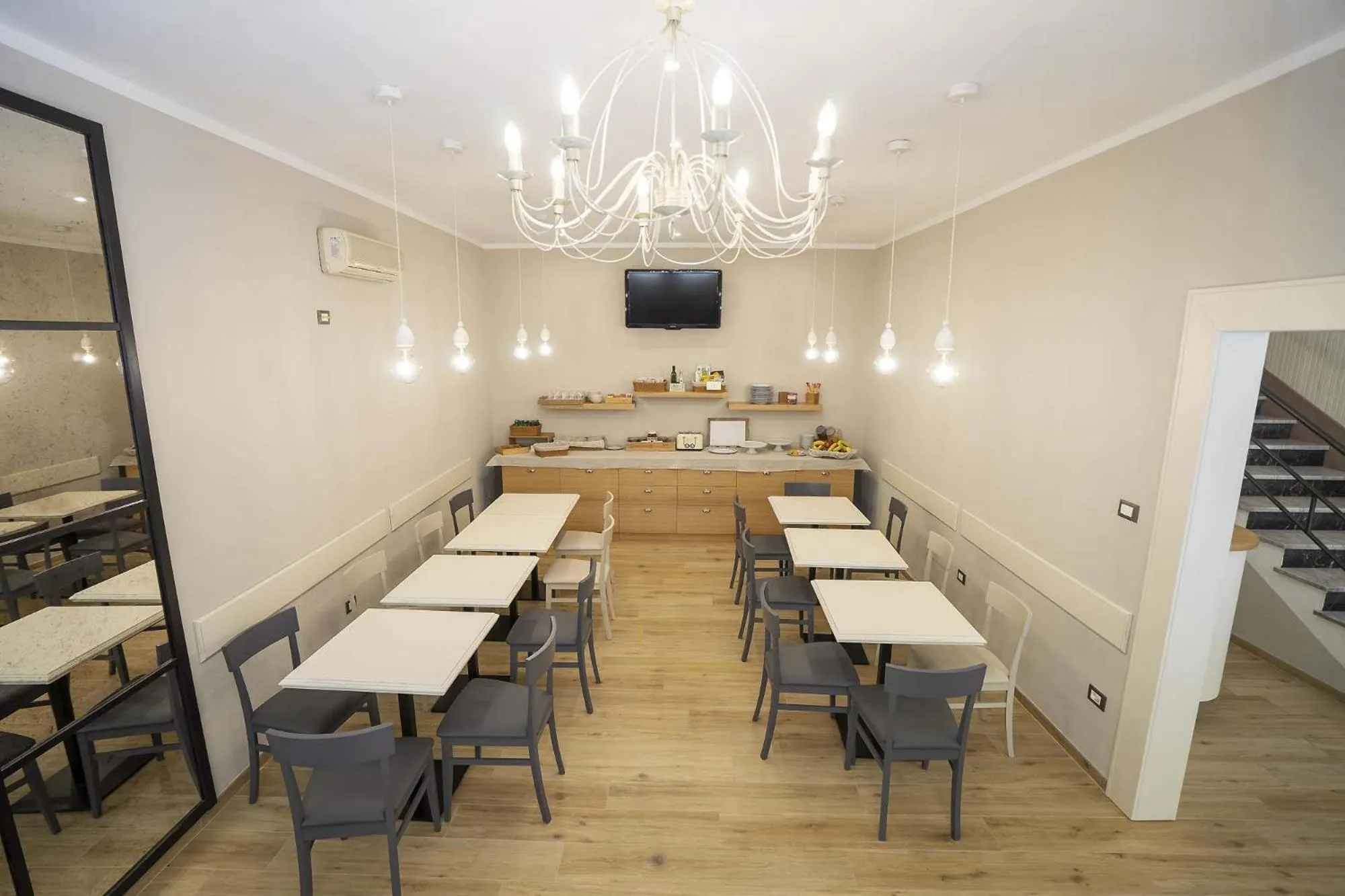 Breakfast in Albergo Africa