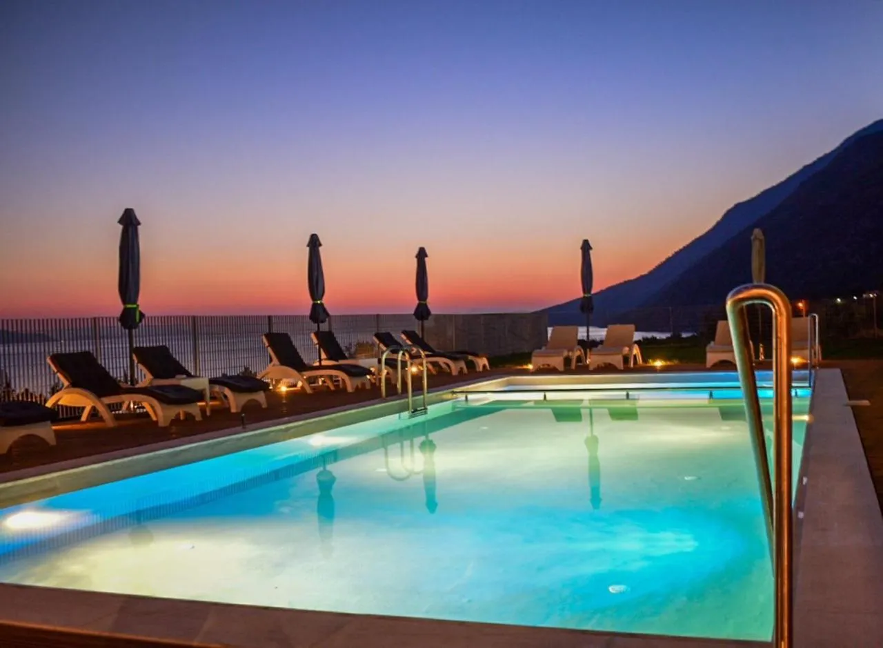 Pantheon Hotel & Suites