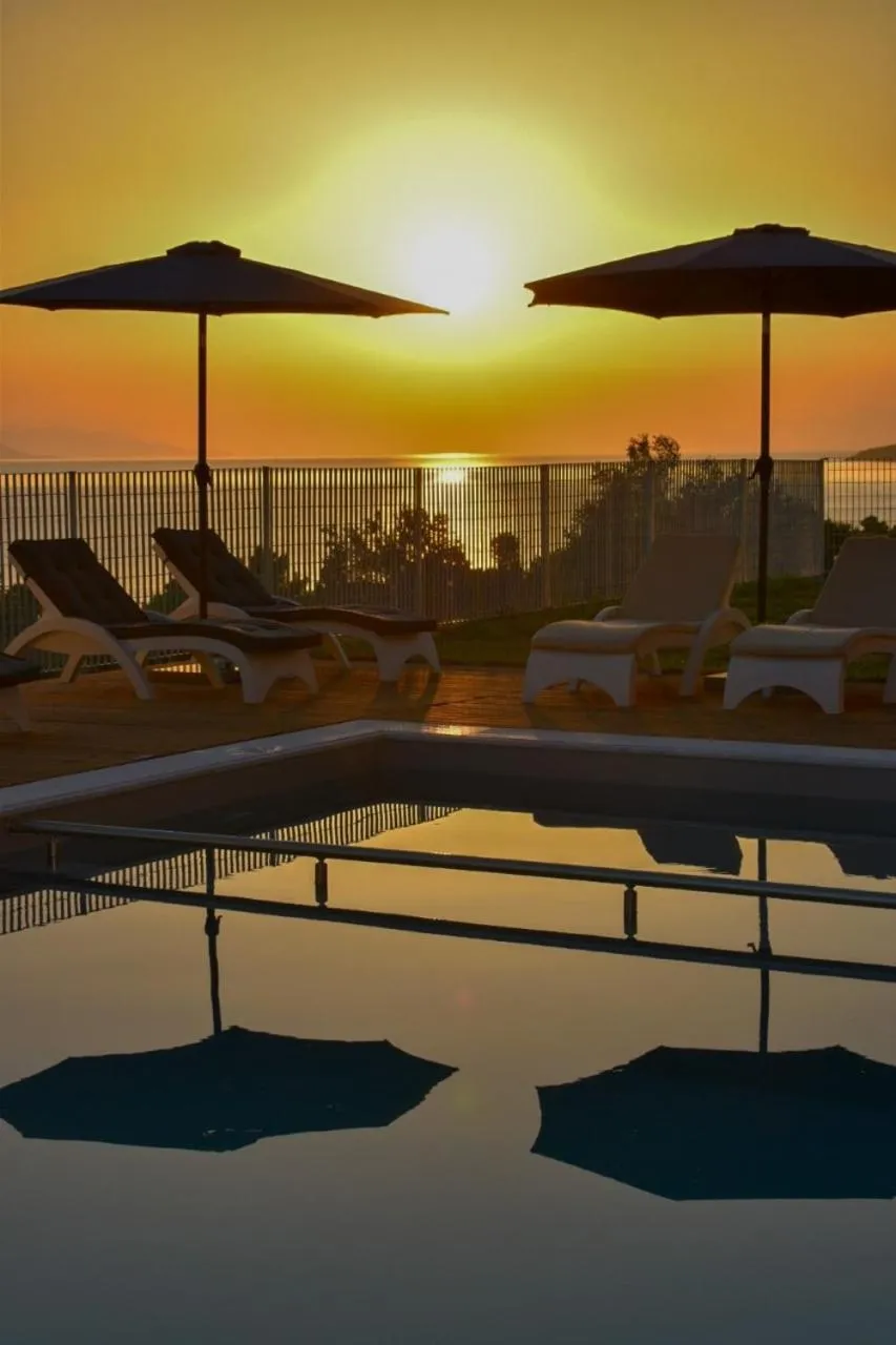 Pantheon Hotel & Suites