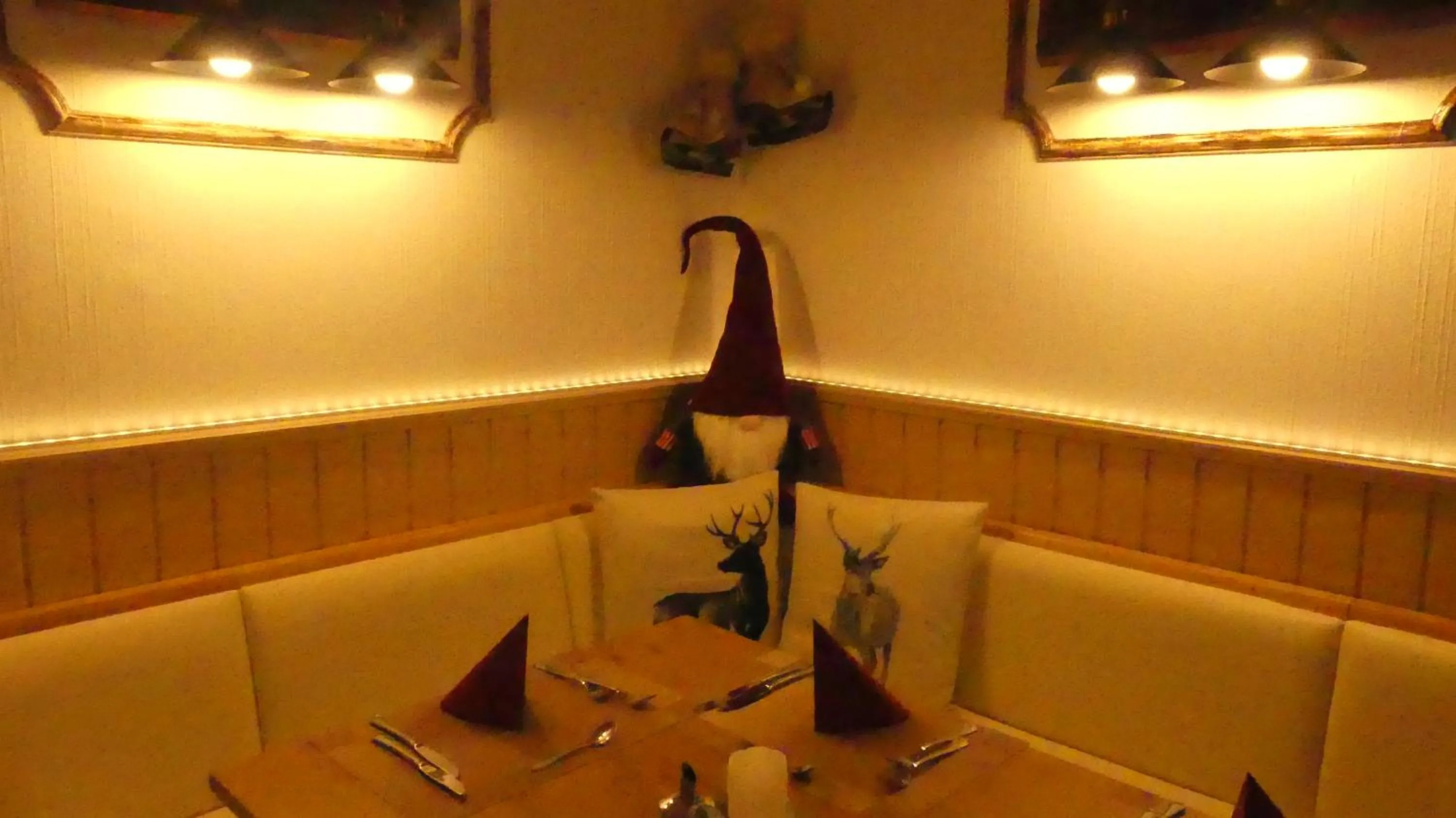 Restaurant/places to eat in Harmonie Hotel Rust