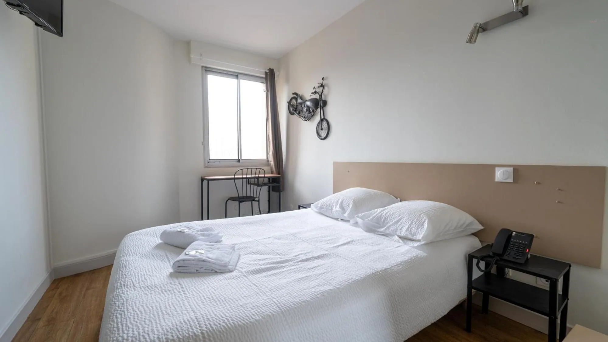 Bedroom, Bed in Hôtel Des Docks