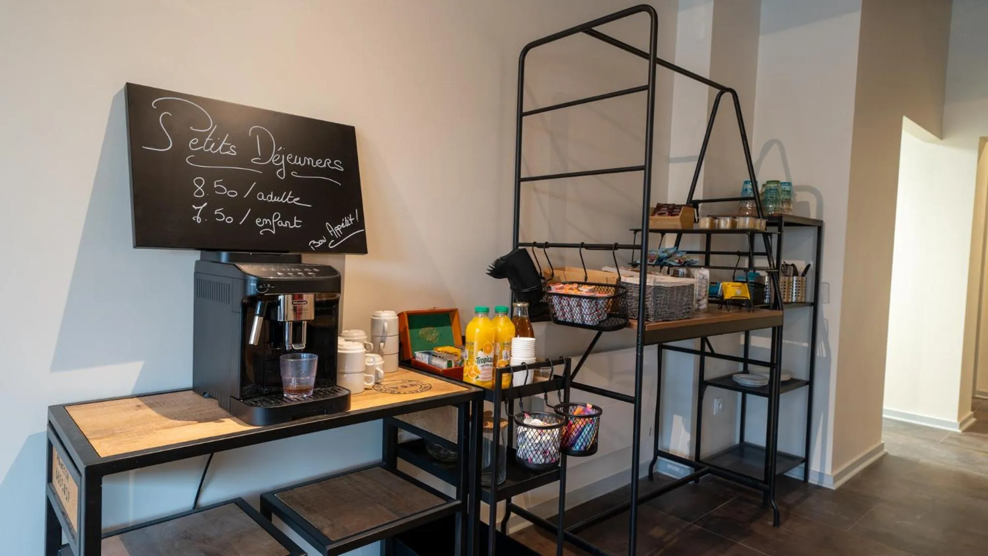Breakfast in Hôtel Des Docks