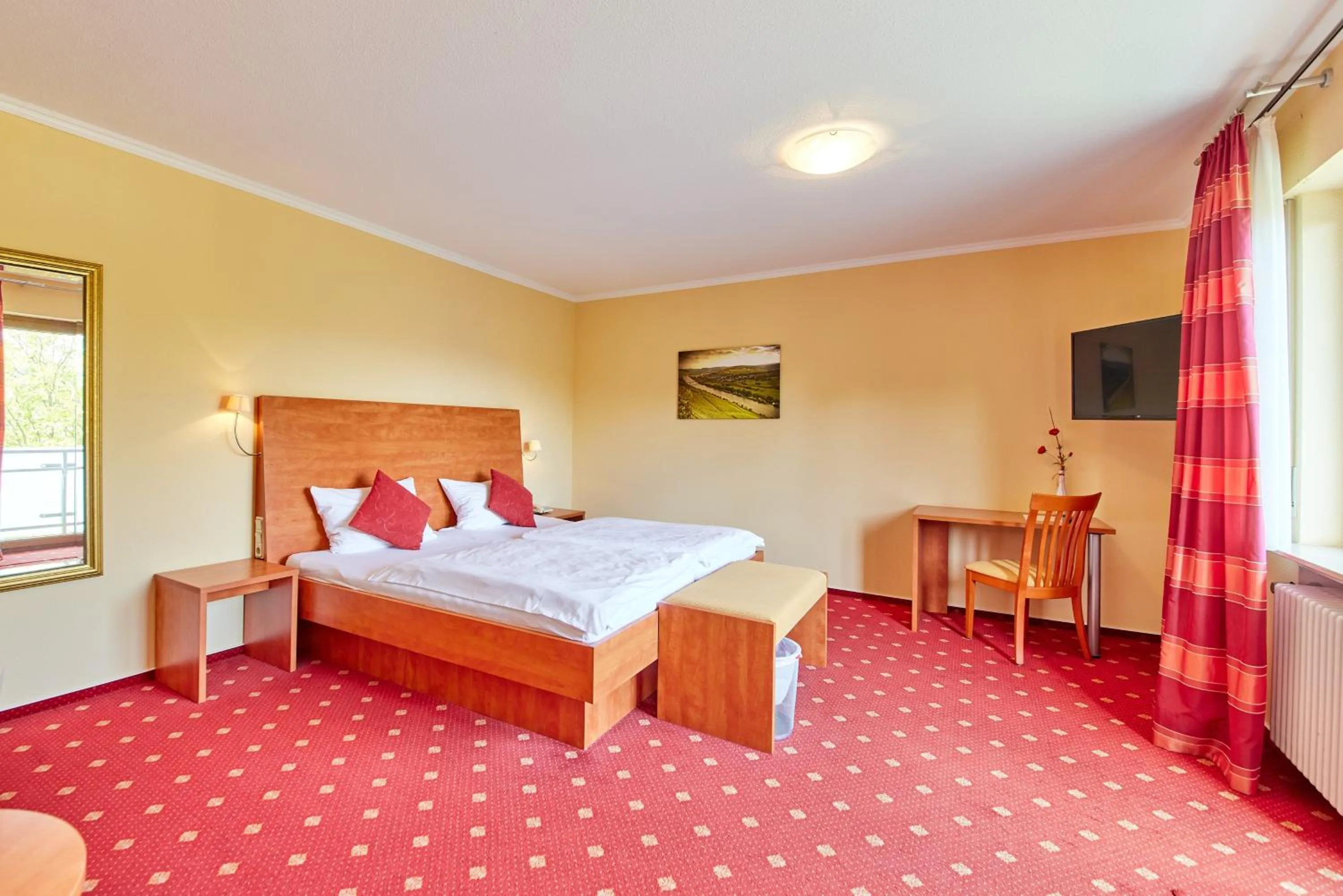 Bedroom, Bed in Hotel Café Ernst