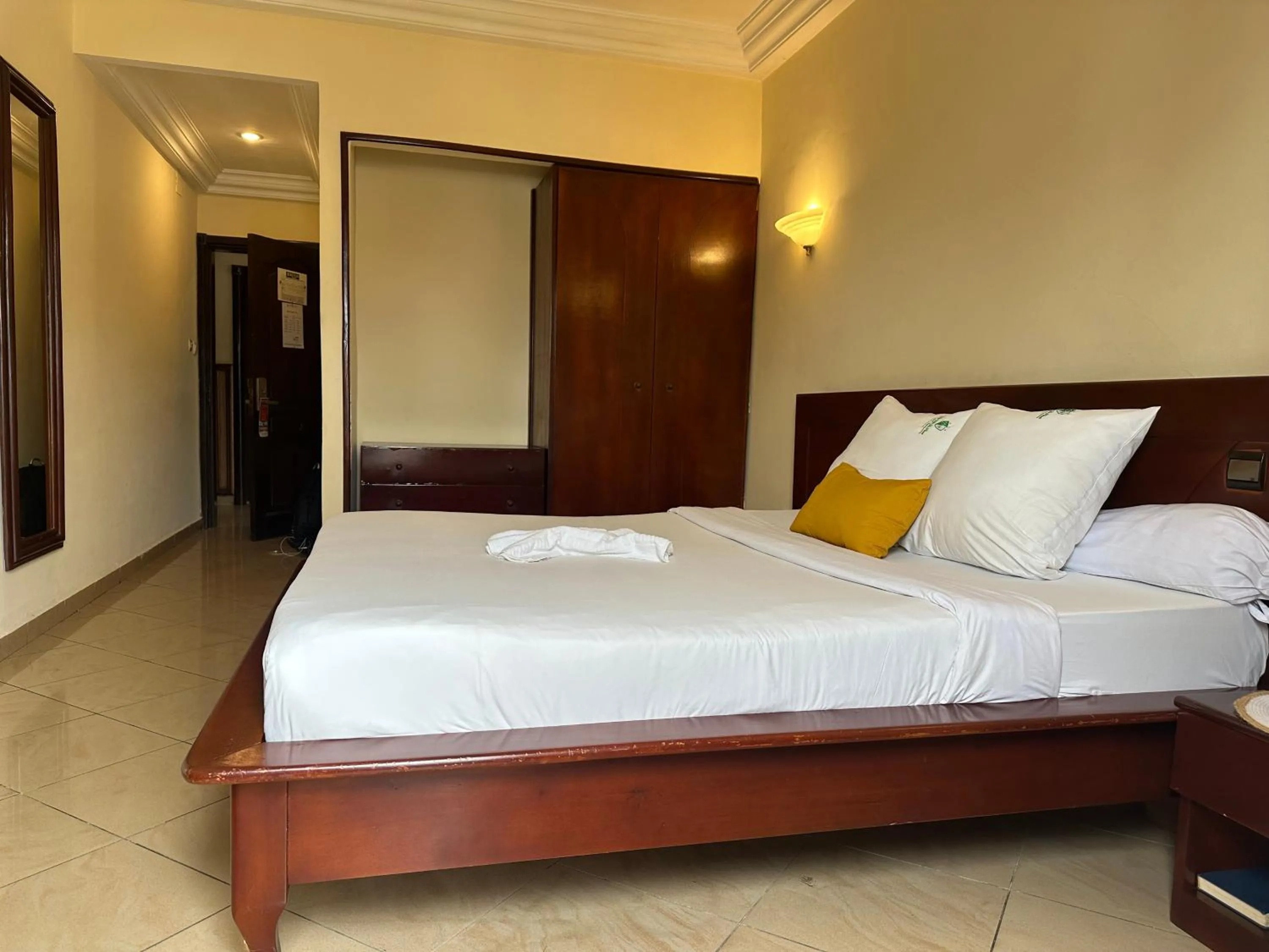 Photo of the whole room, Bed in Hotel Vallée Des Princes