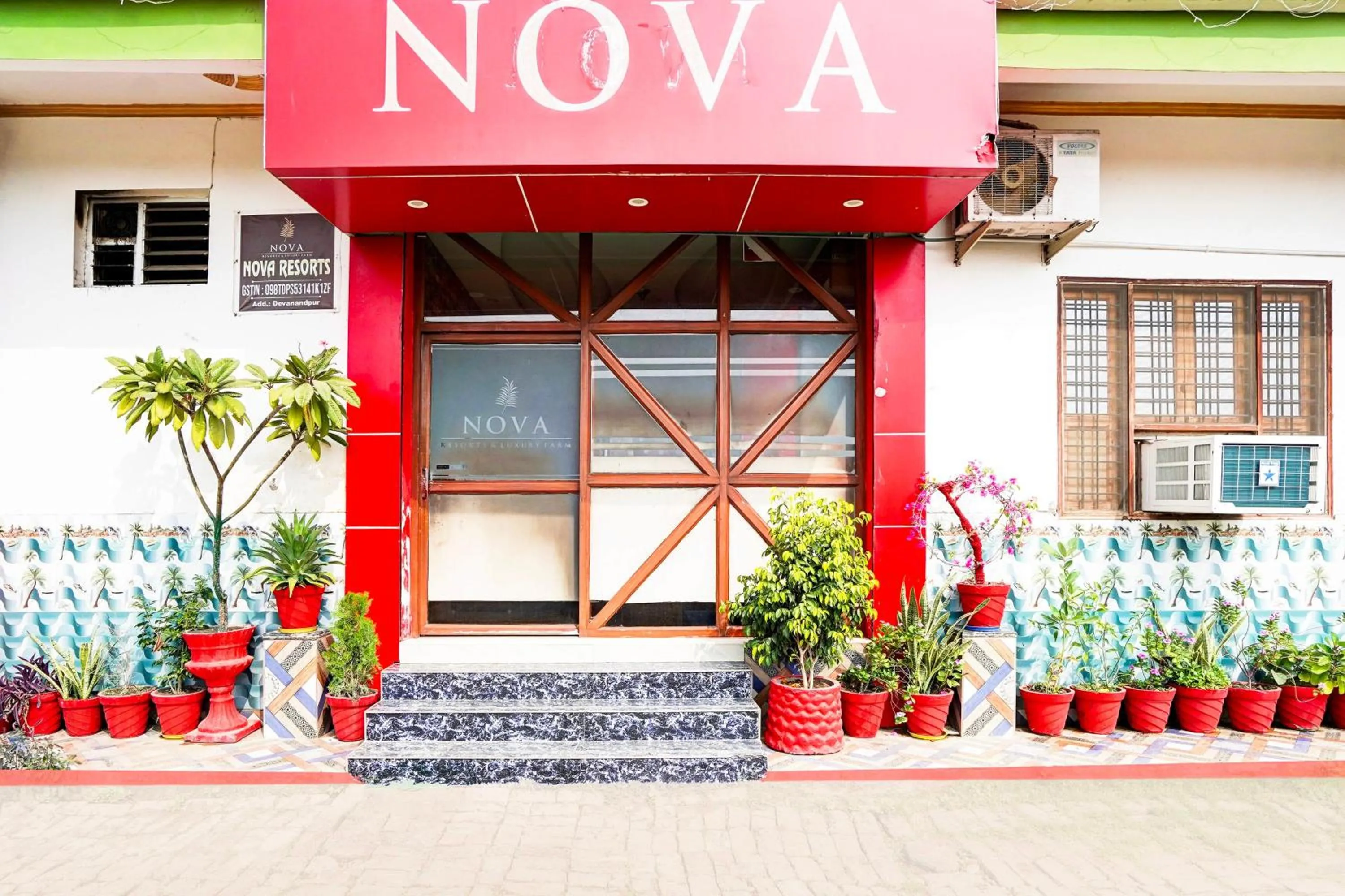 Facade/entrance in Hotel O Nova Resorts & Luxury Farm