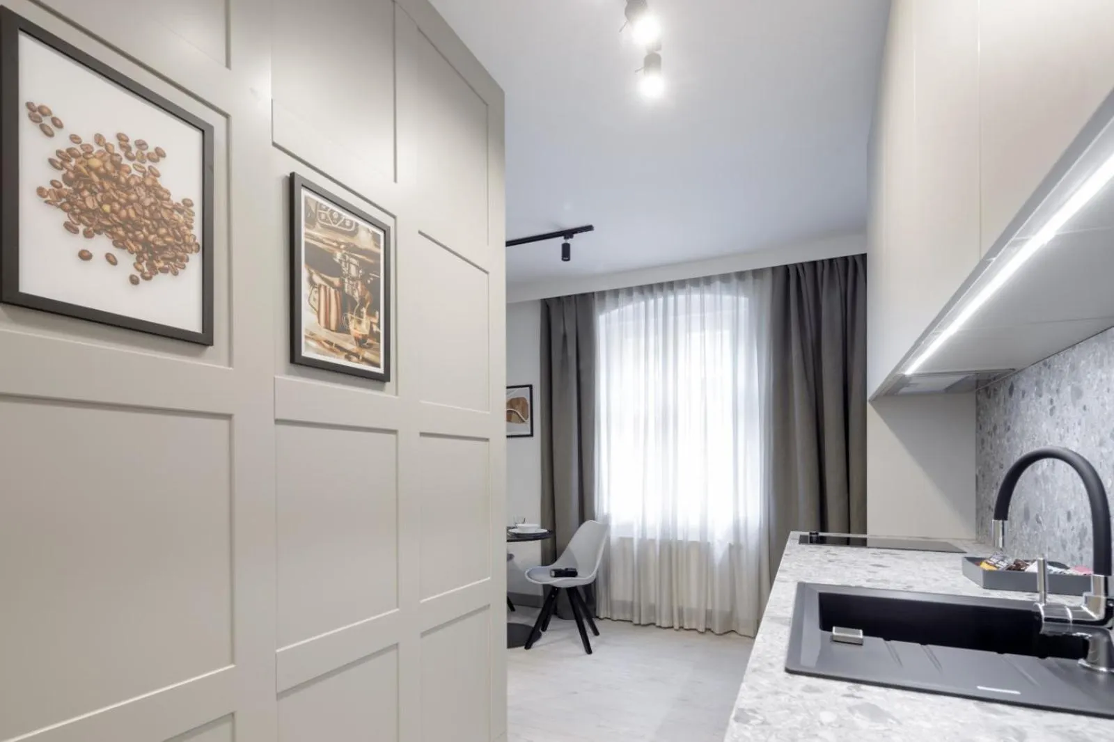 Kitchen or kitchenette in Apartamenty L11, Limanowskiego