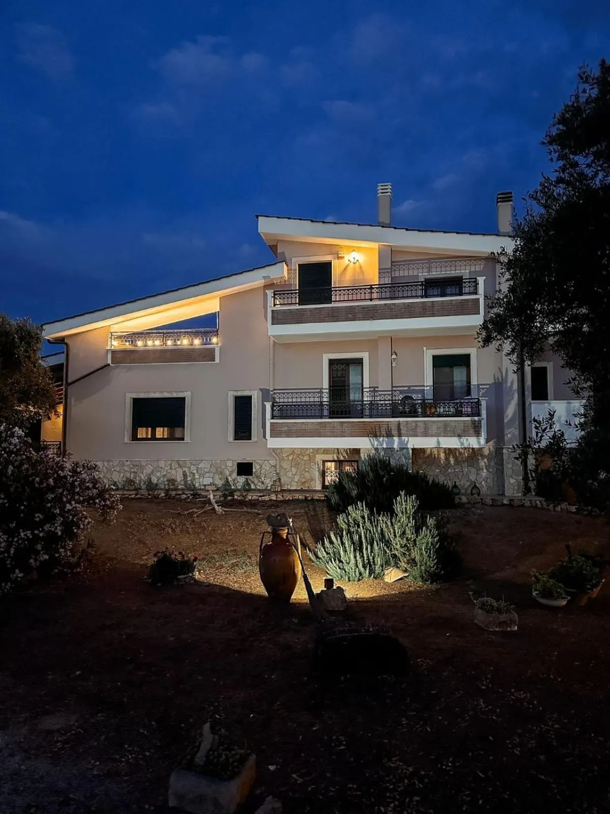 Property building in Villa Mariella